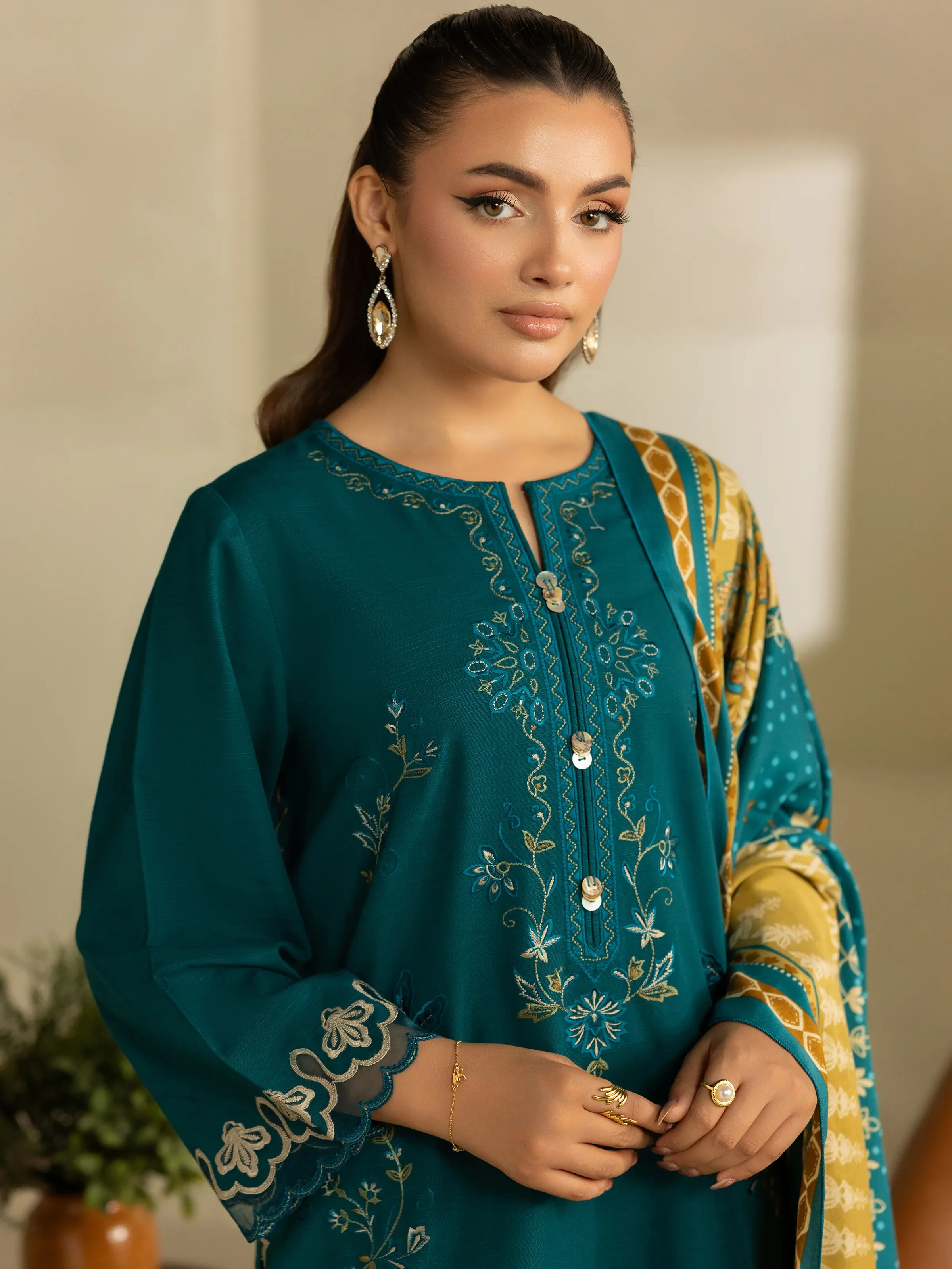 Pret Embroidered Khaddar Suit - EWTKED5-84018-3P - Image 2