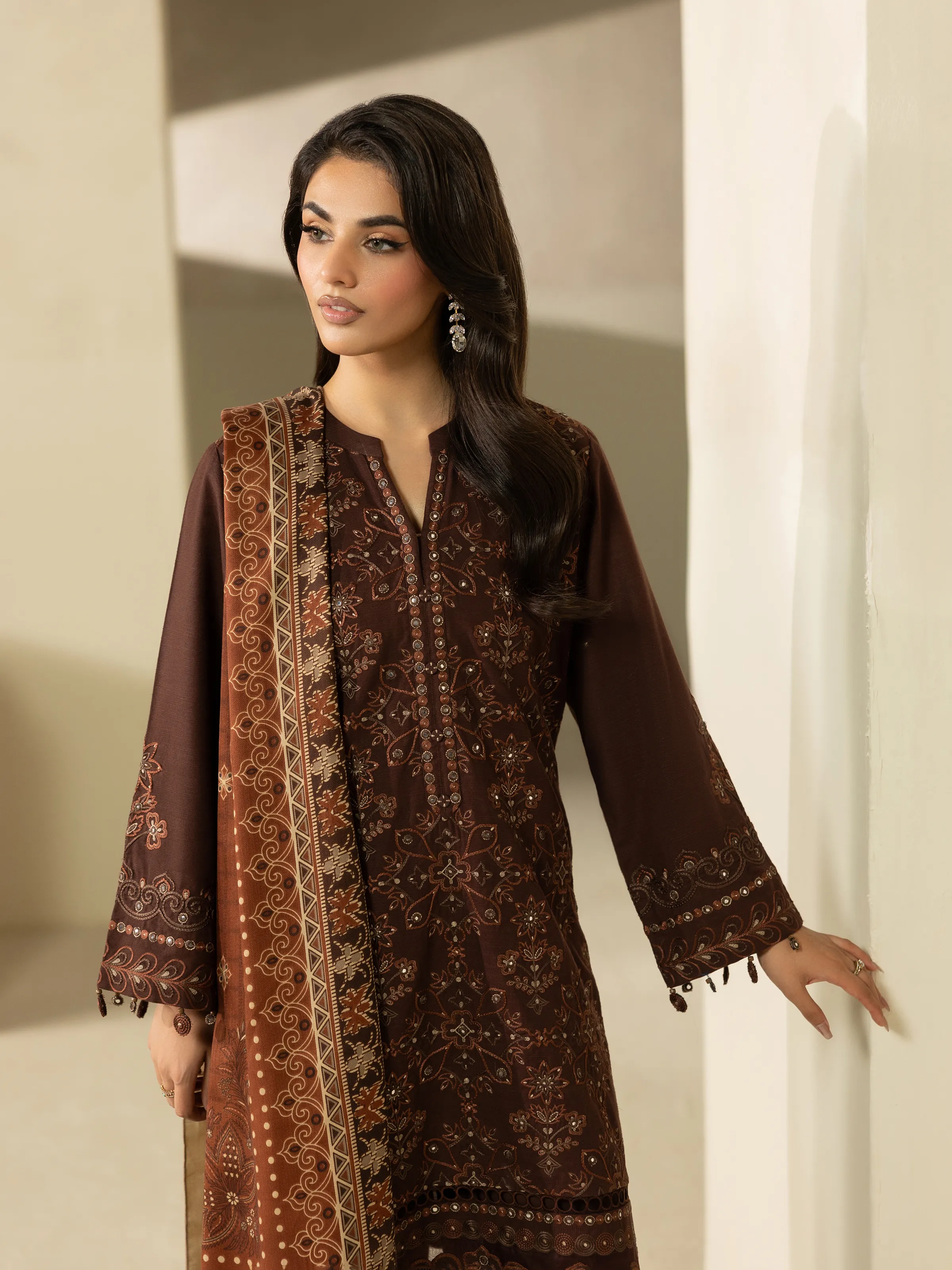 Pret Embroidered Khaddar Suit - EWTKED5-84019-3P - Image 2