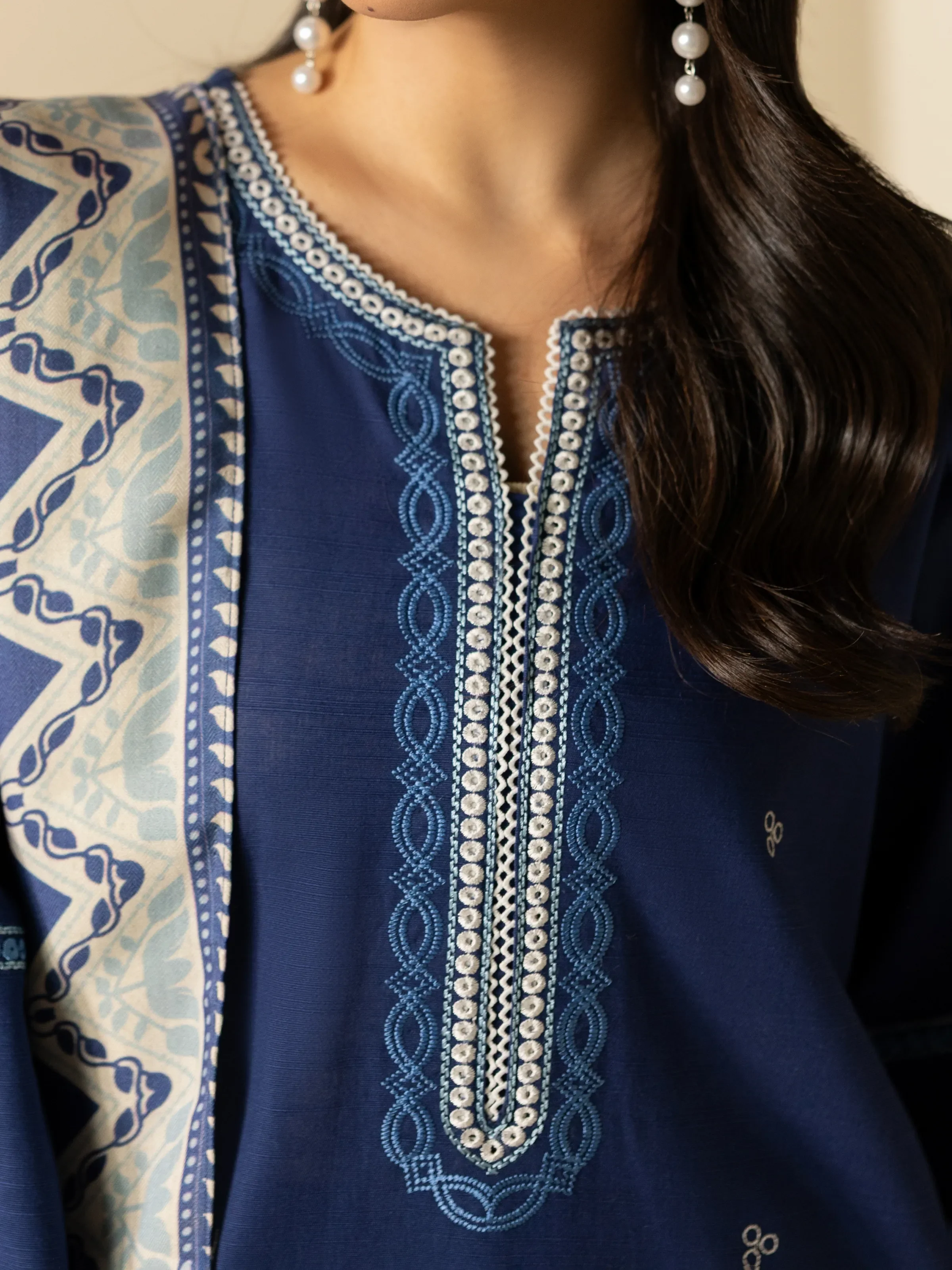 Pret Embroidered Khaddar Suit - EWTKED5-84020-3P - Image 3