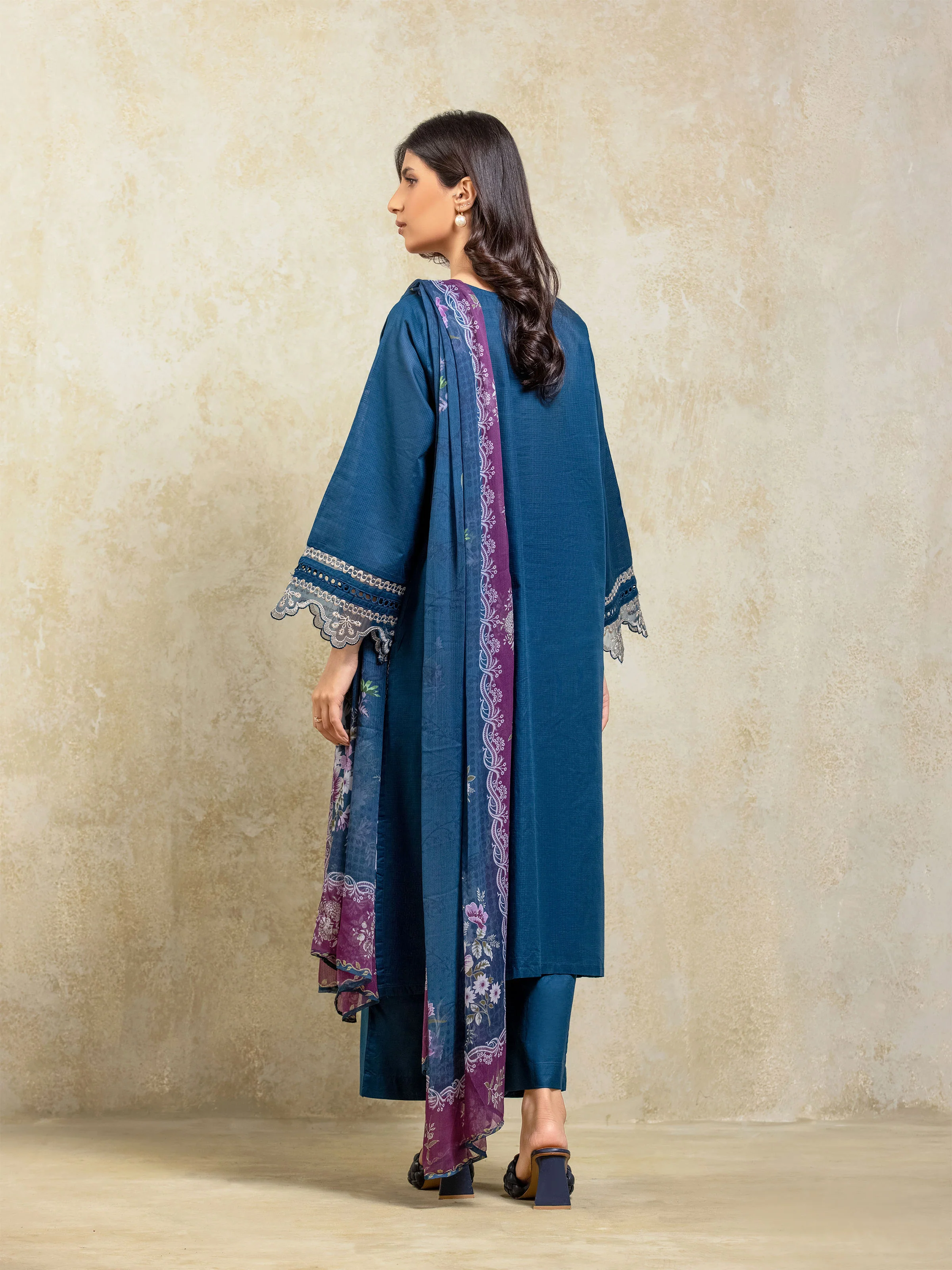Pret Embroidered Lawn Slub Suit - EWTKE5-82107-3P - Image 5