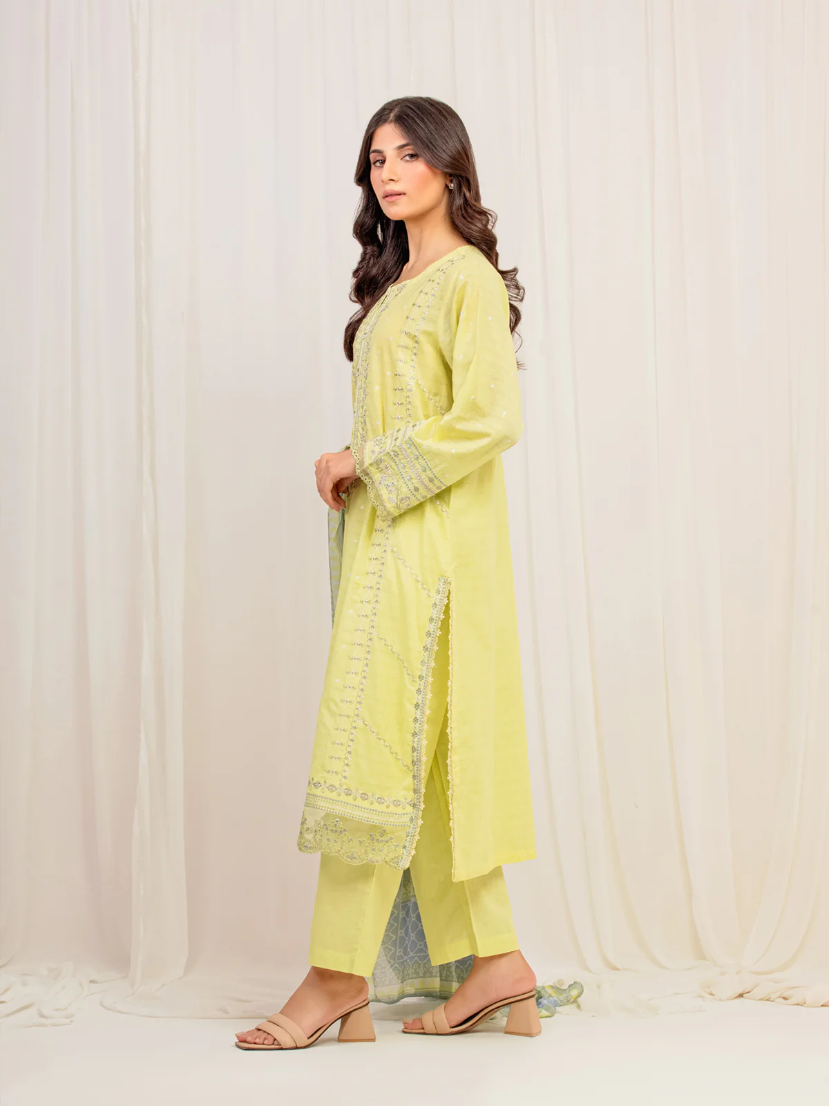 Pret Embroidered Lawn Slub Suit - EWTKE5-82108-3P - Image 5