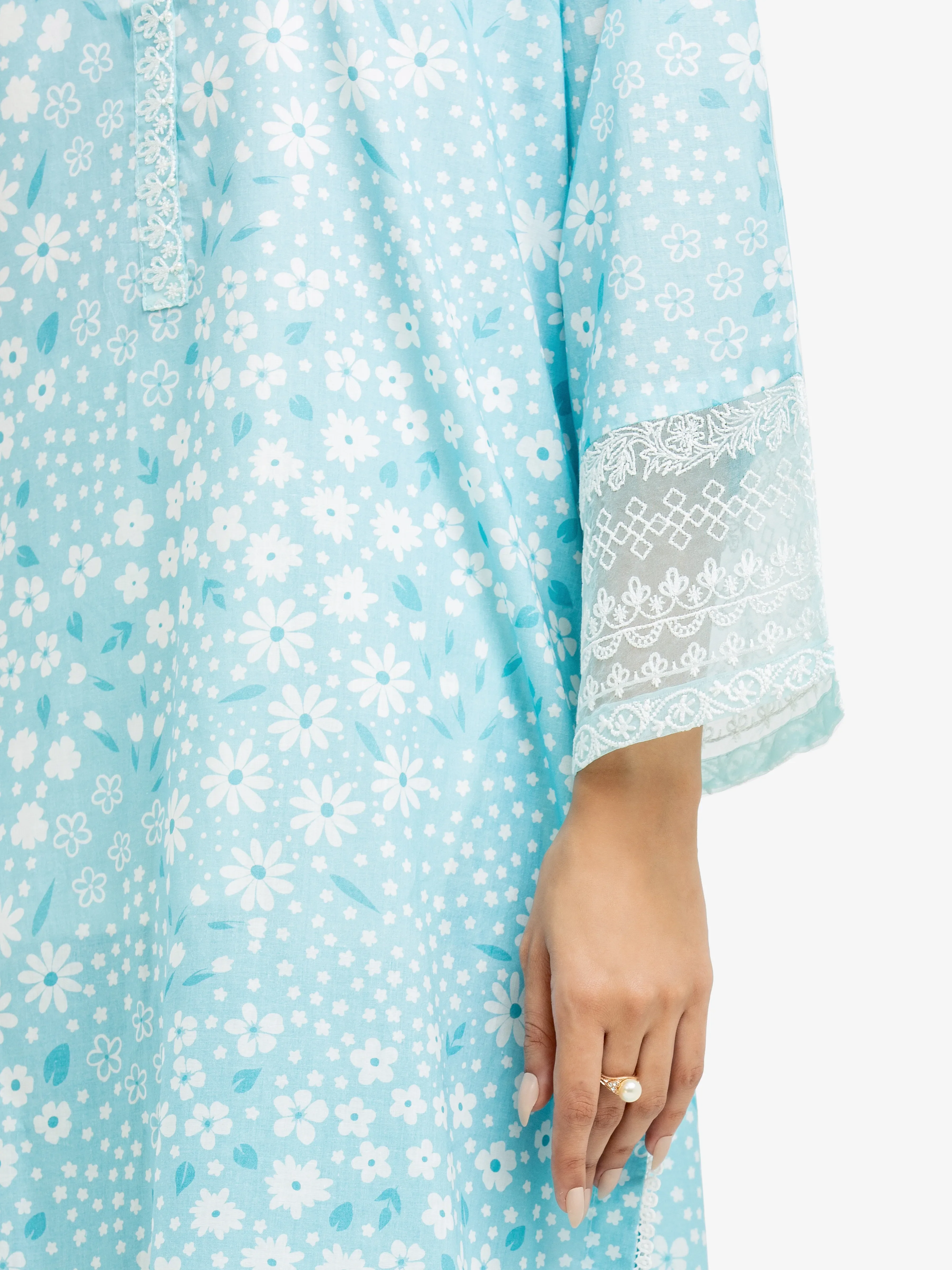 Pret Embroidered Lawn Suit - EWTKE24-81015-3P - Image 4