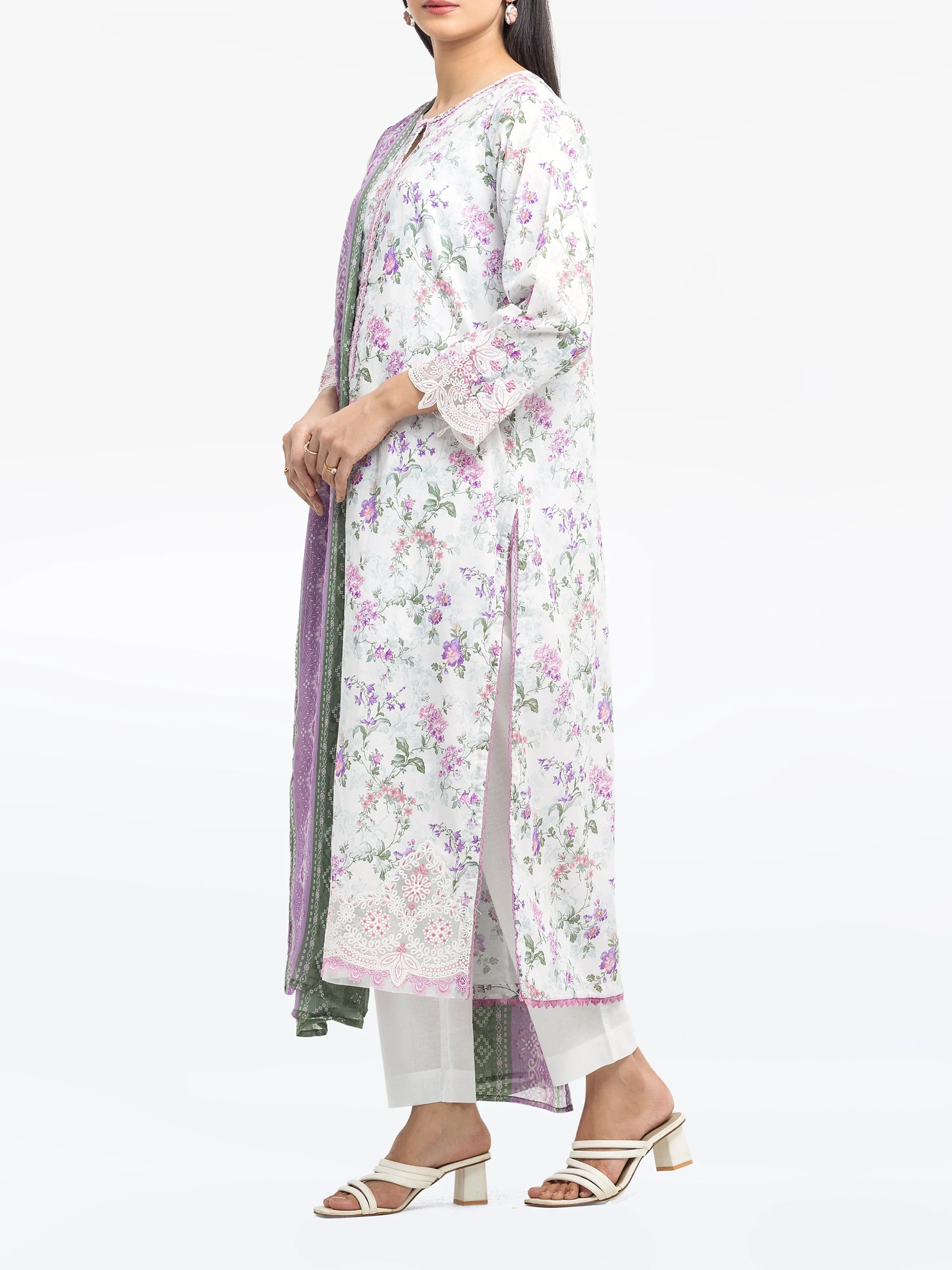 Pret Embroidered Lawn Suit - EWTKE24-81150-3P - Image 4