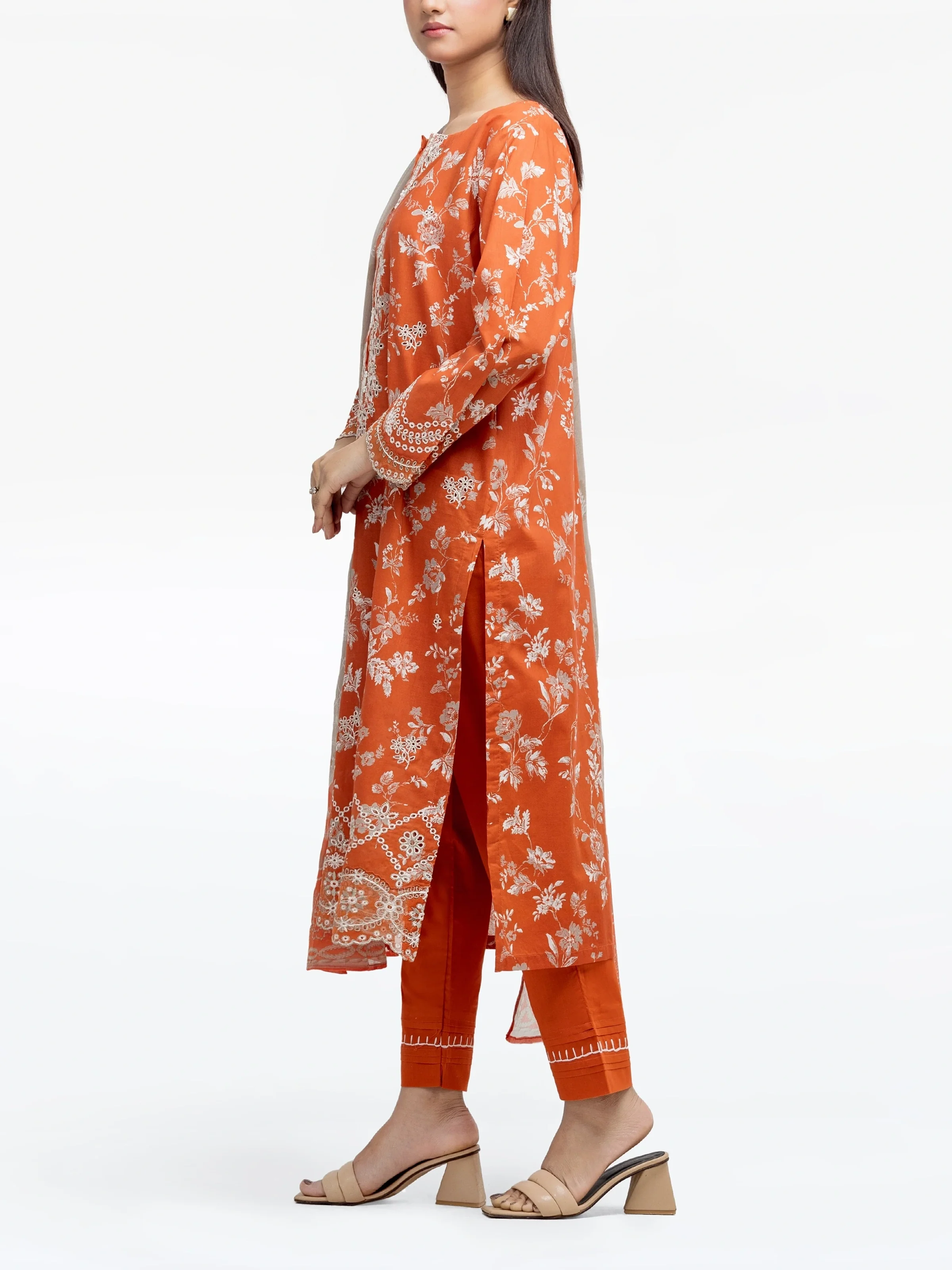 Pret Embroidered Lawn Suit - EWTKE24-81151-3P - Image 4