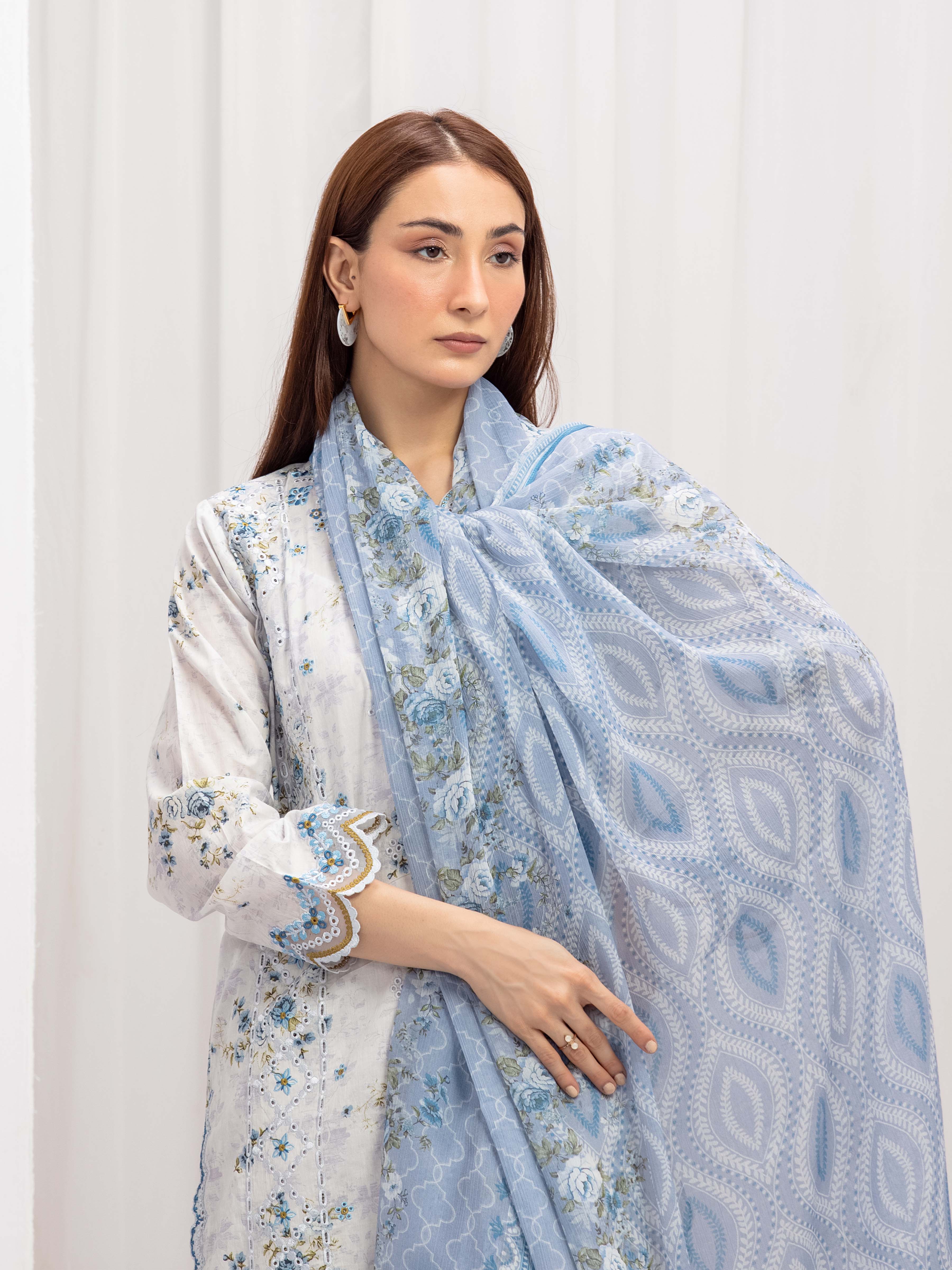 Pret Embroidered Lawn Suit - EWTKE5-81090-3P - Image 2