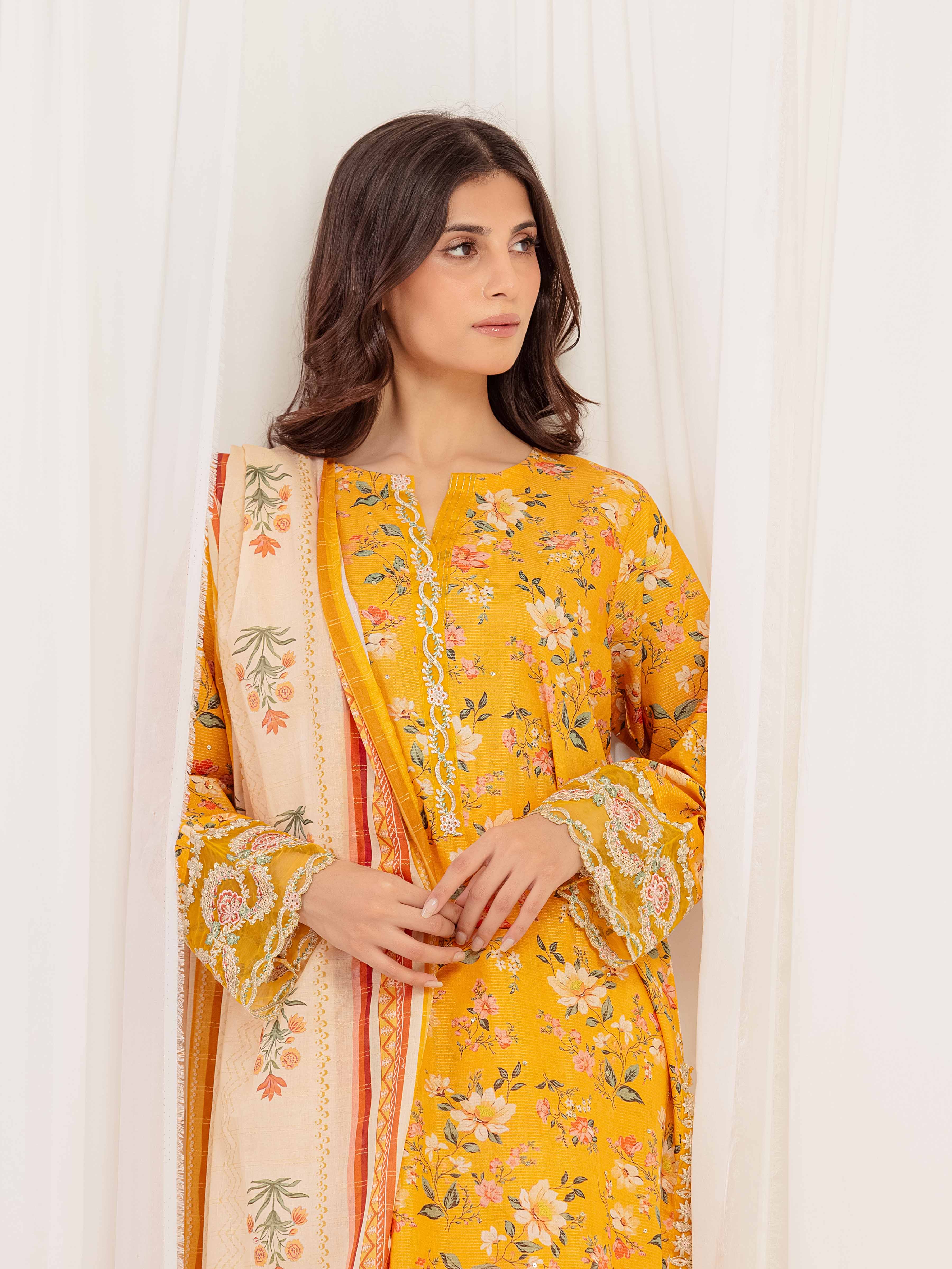 Pret Embroidered Lawn Suit - EWTKE5-82330-3P - Image 2