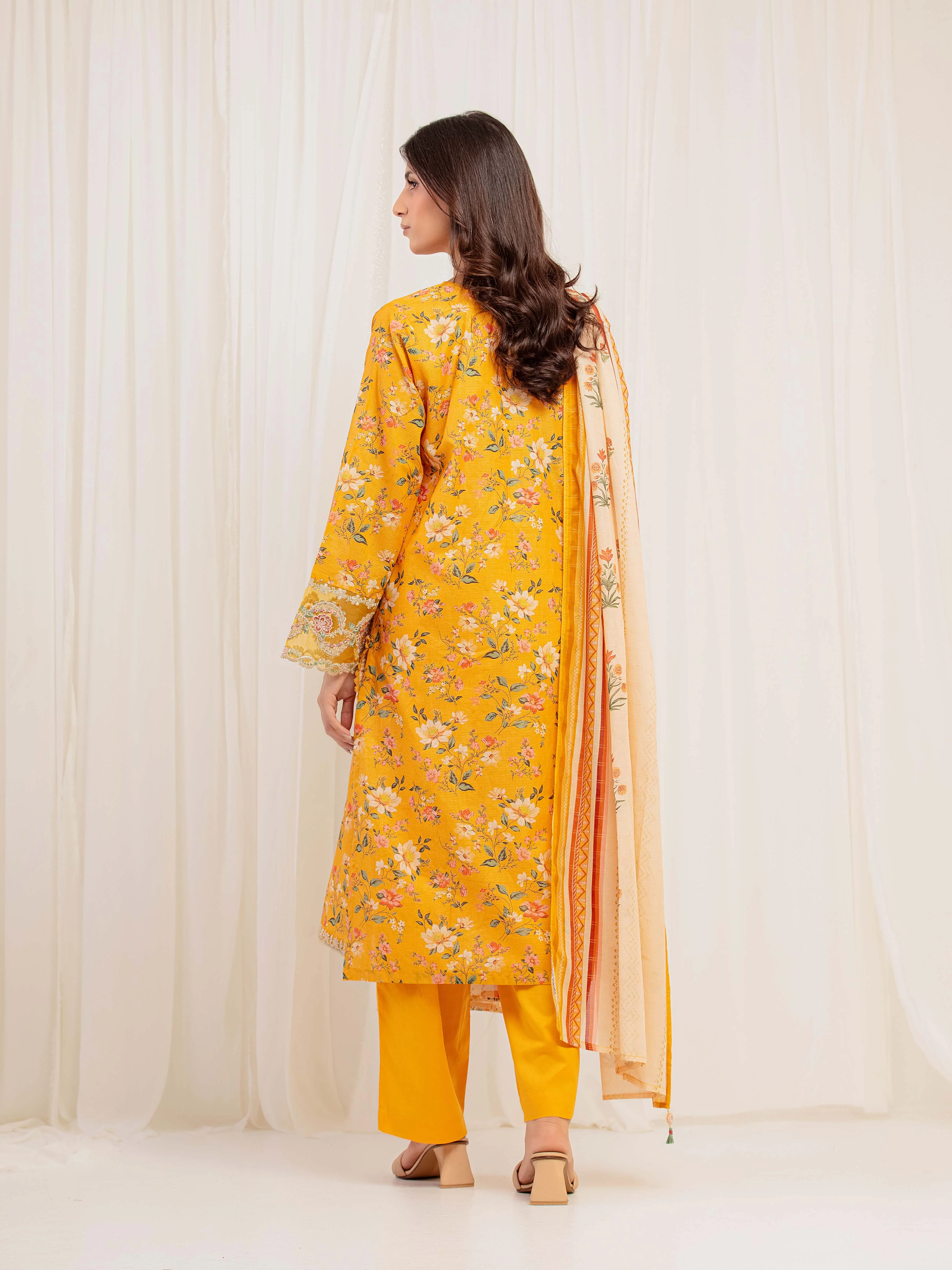 Pret Embroidered Lawn Suit - EWTKE5-82330-3P - Image 5