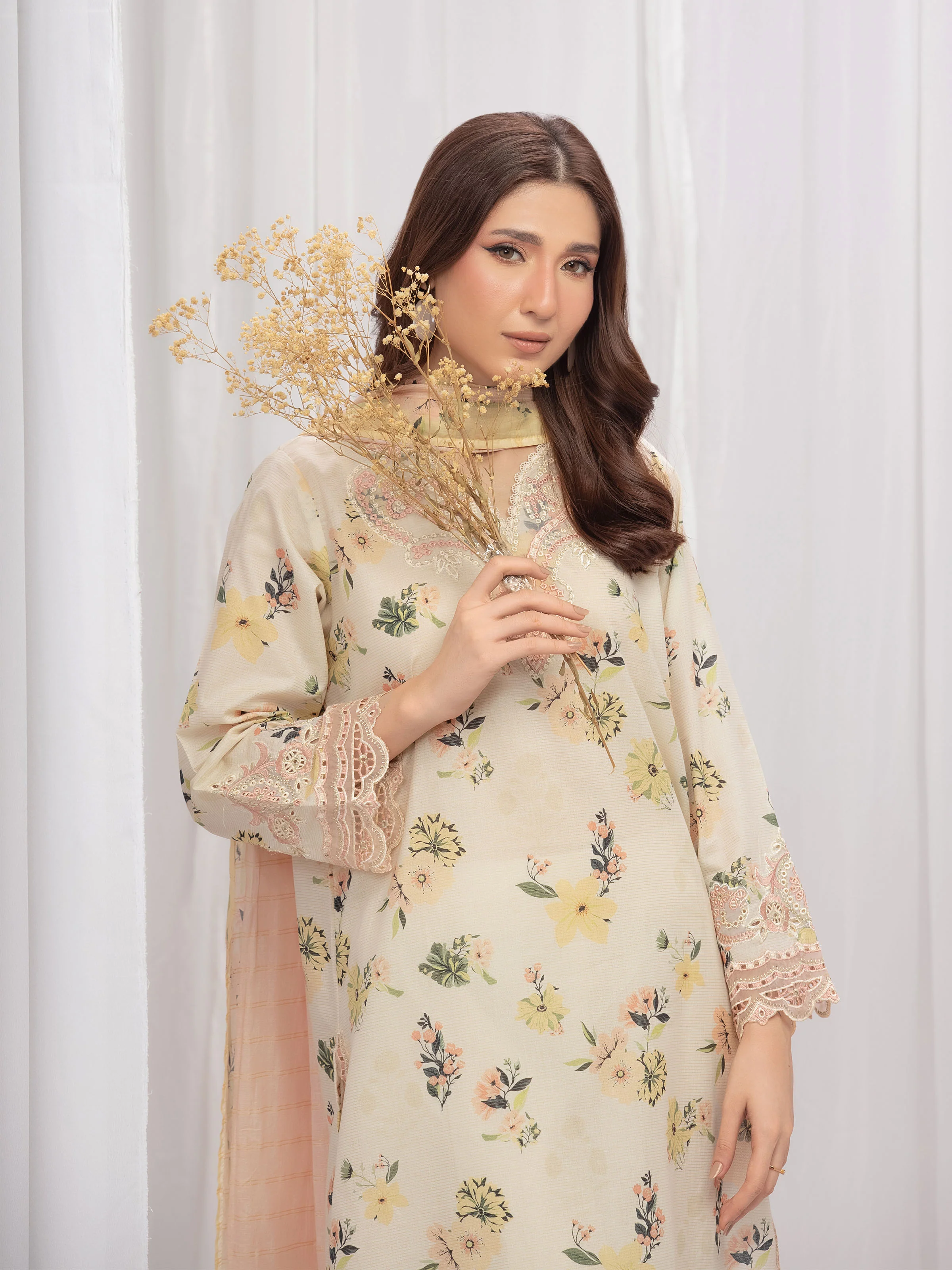 Pret Embroidered Lawn Suit - EWTKE5-82331-3P - Image 2