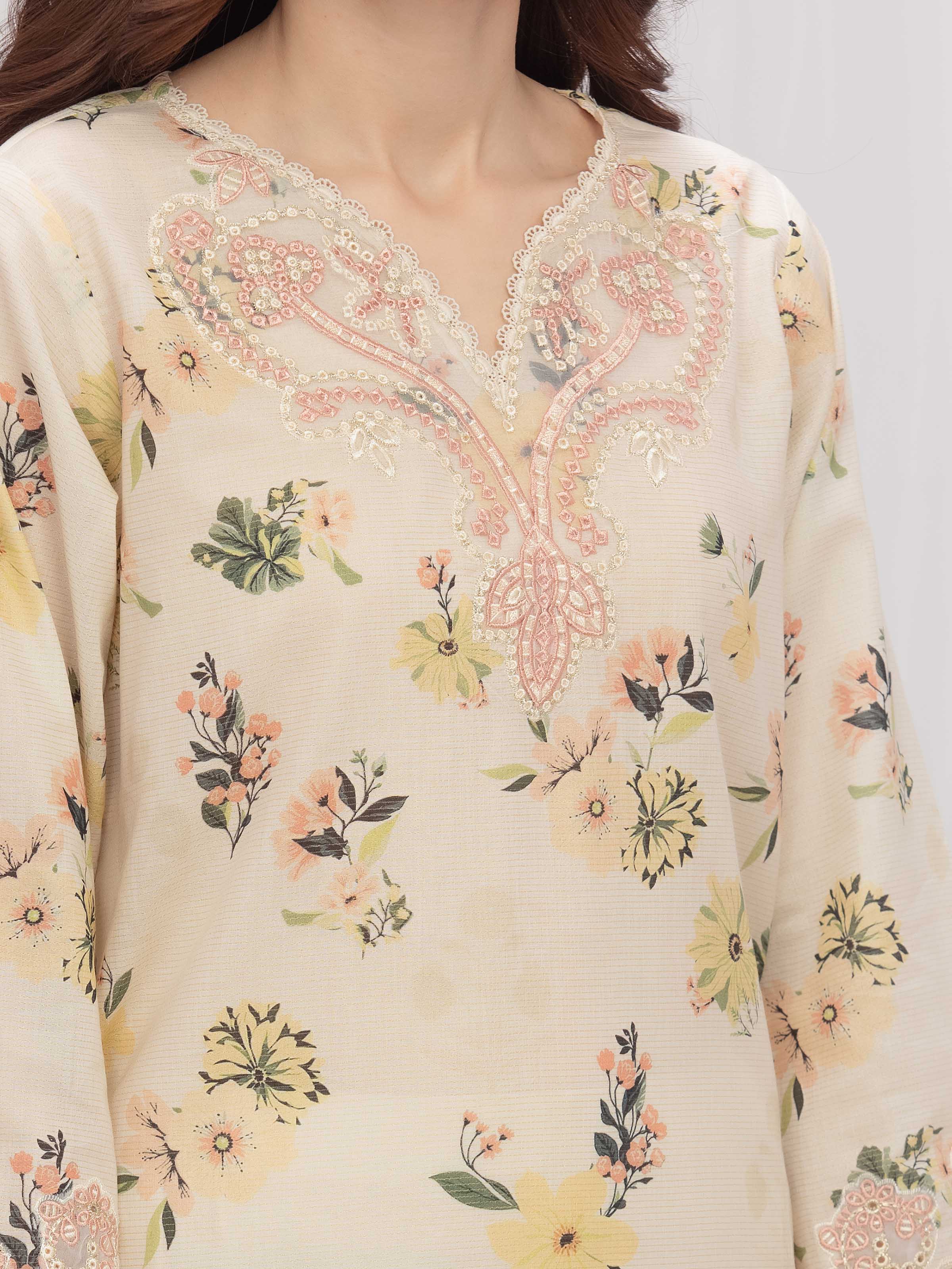 Pret Embroidered Lawn Suit - EWTKE5-82331-3P - Image 3