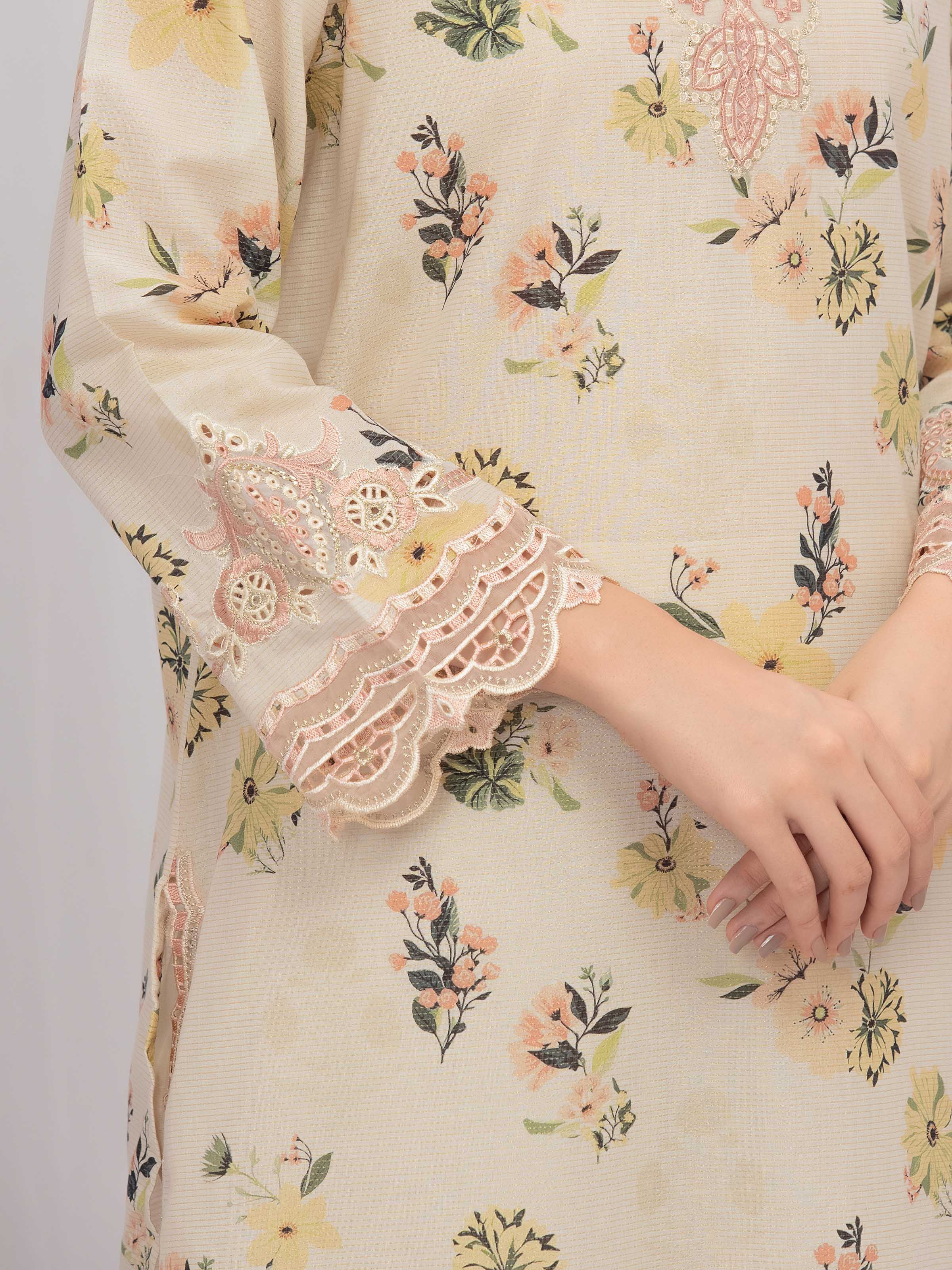 Pret Embroidered Lawn Suit - EWTKE5-82331-3P - Image 4