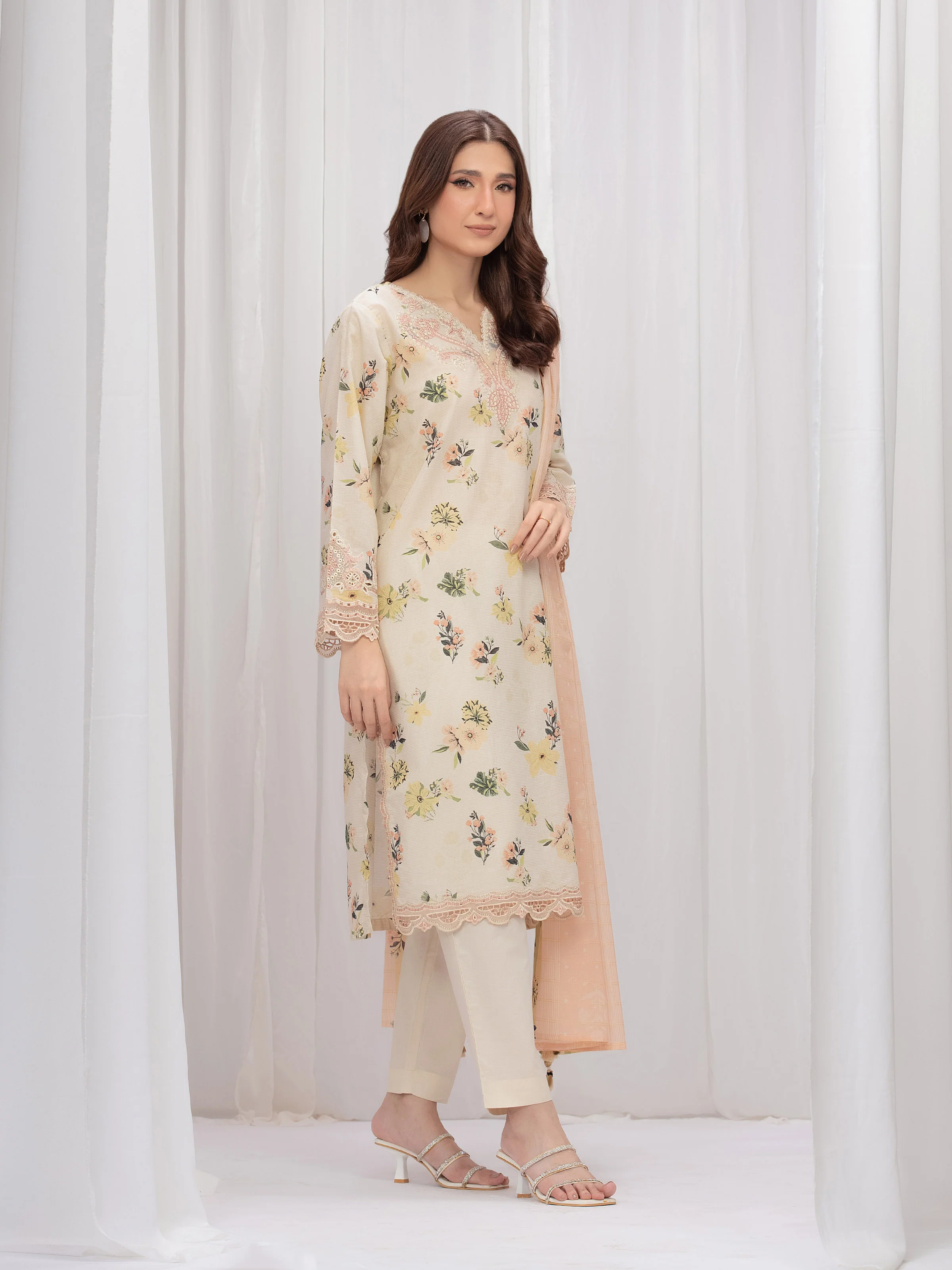 Pret Embroidered Lawn Suit - EWTKE5-82331-3P - Image 6
