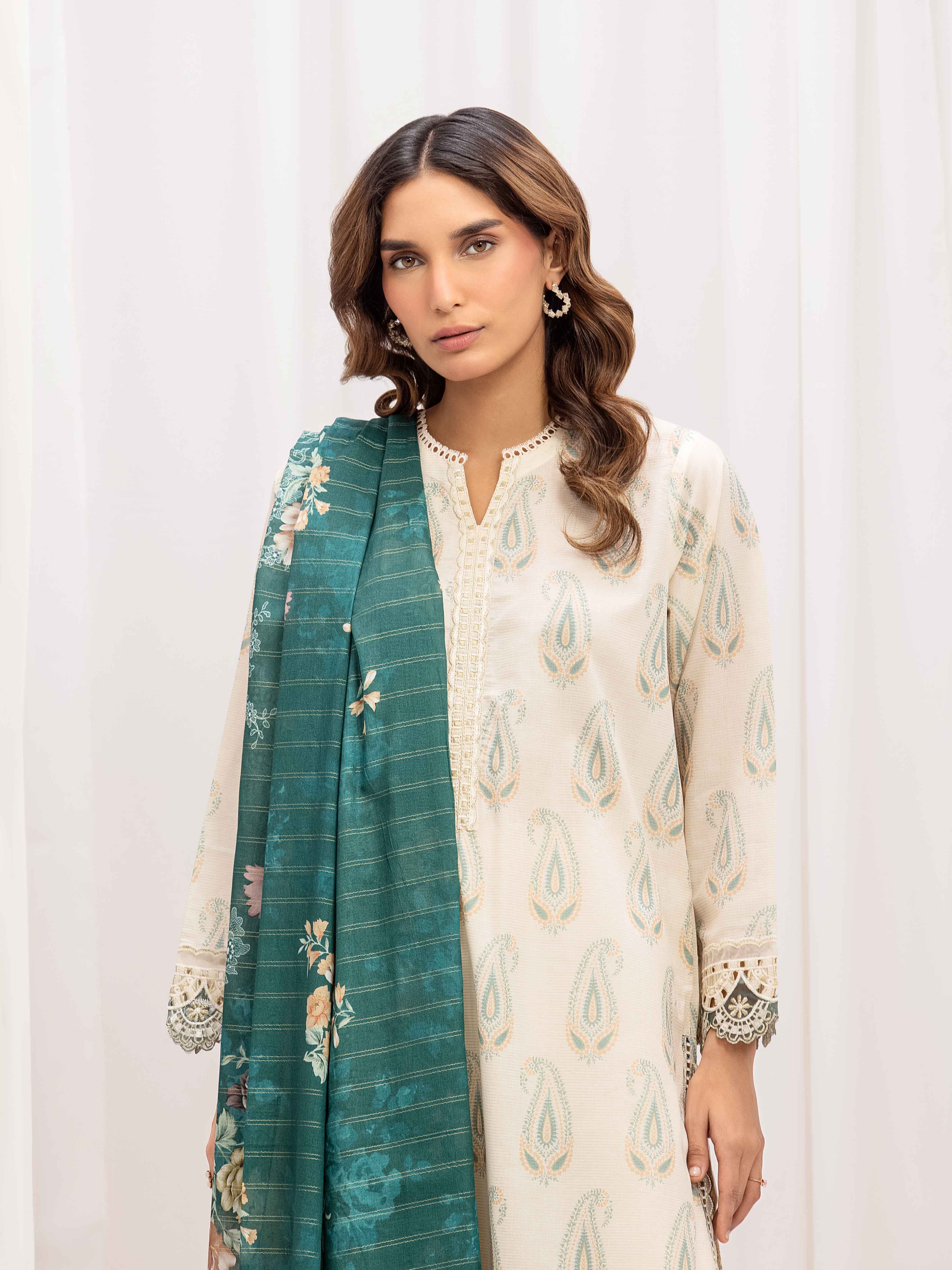 Pret Embroidered Lawn Suit - EWTKE5-82333-3P - Image 2