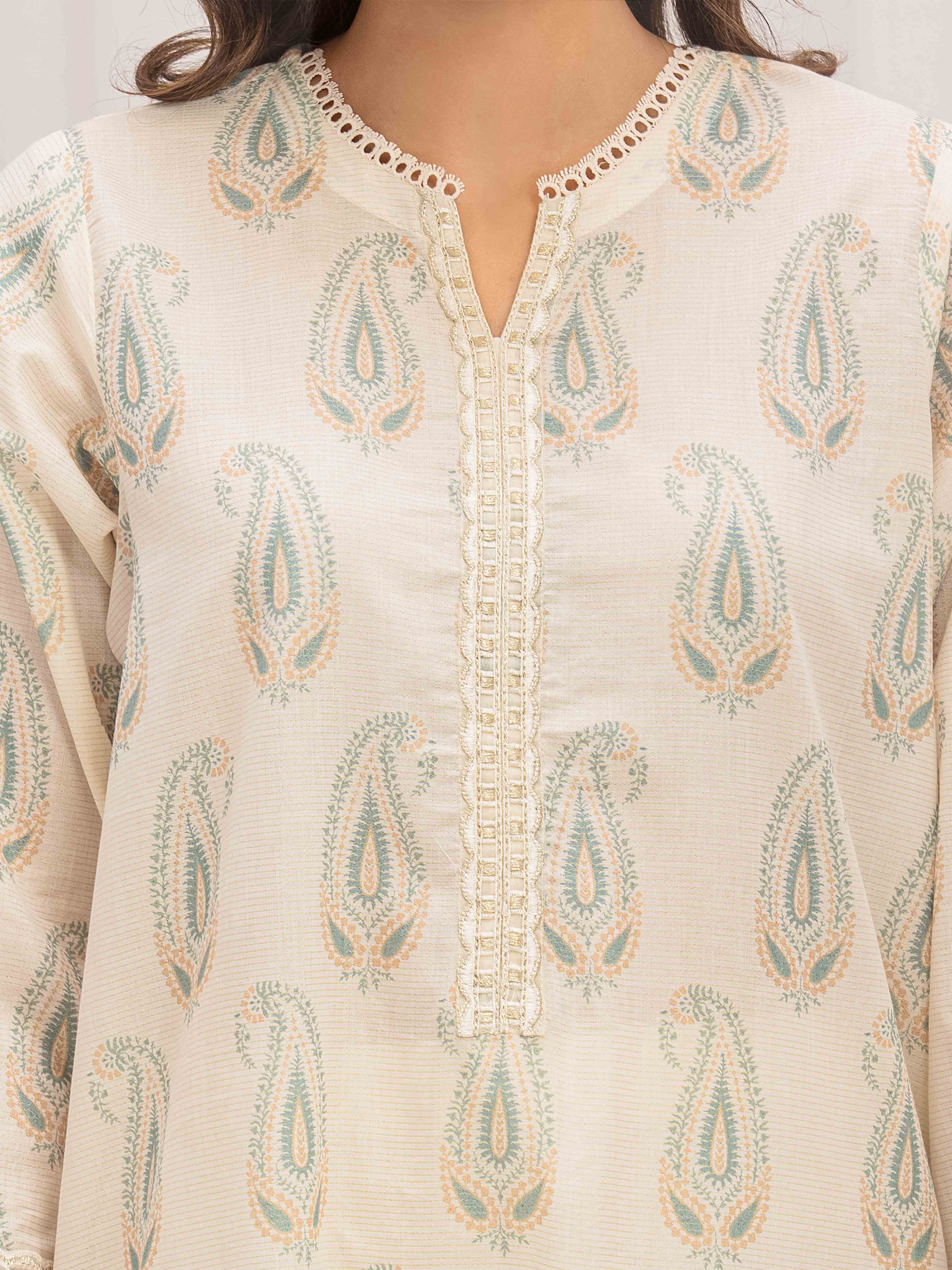 Pret Embroidered Lawn Suit - EWTKE5-82333-3P - Image 3