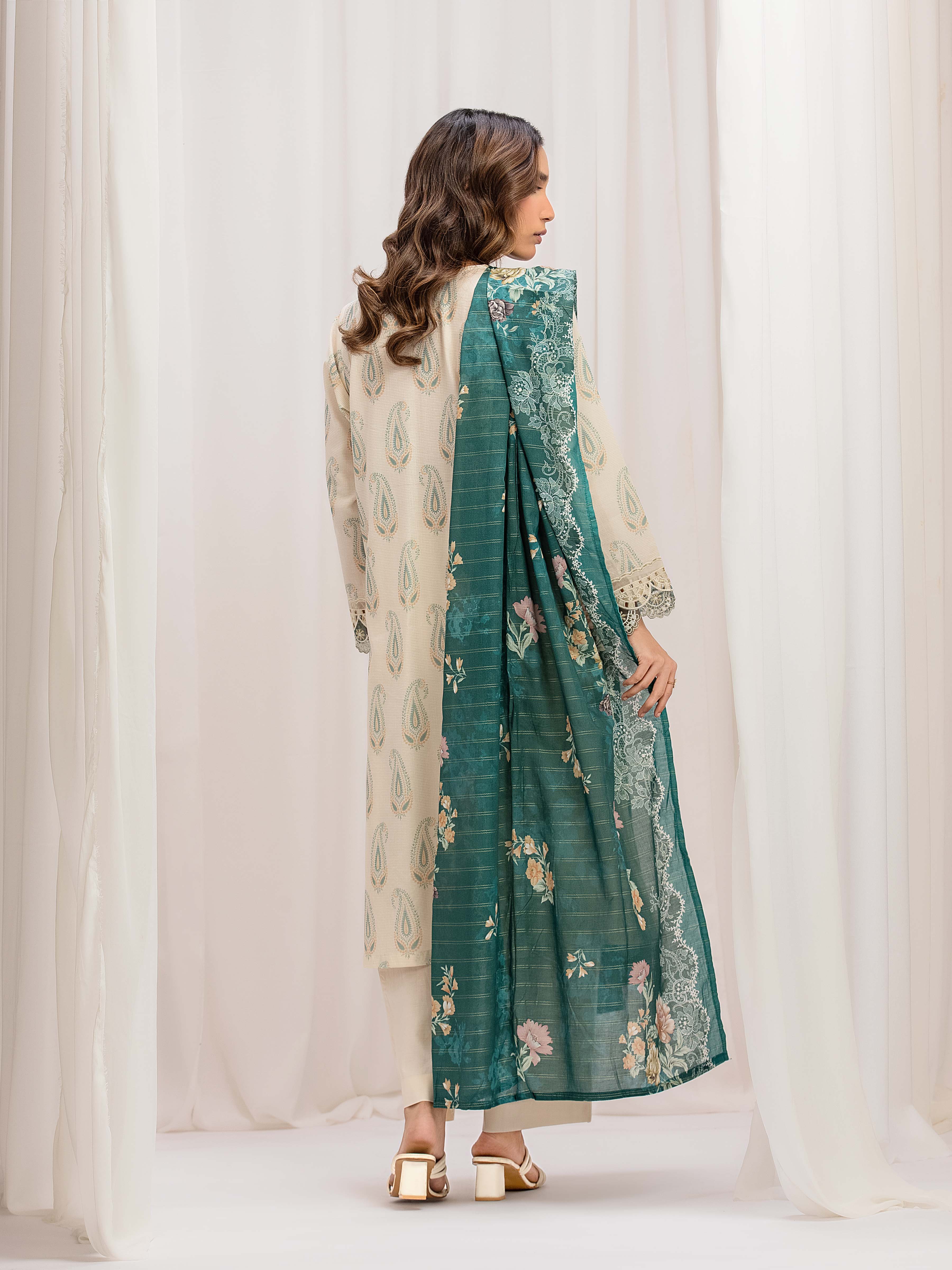 Pret Embroidered Lawn Suit - EWTKE5-82333-3P - Image 6