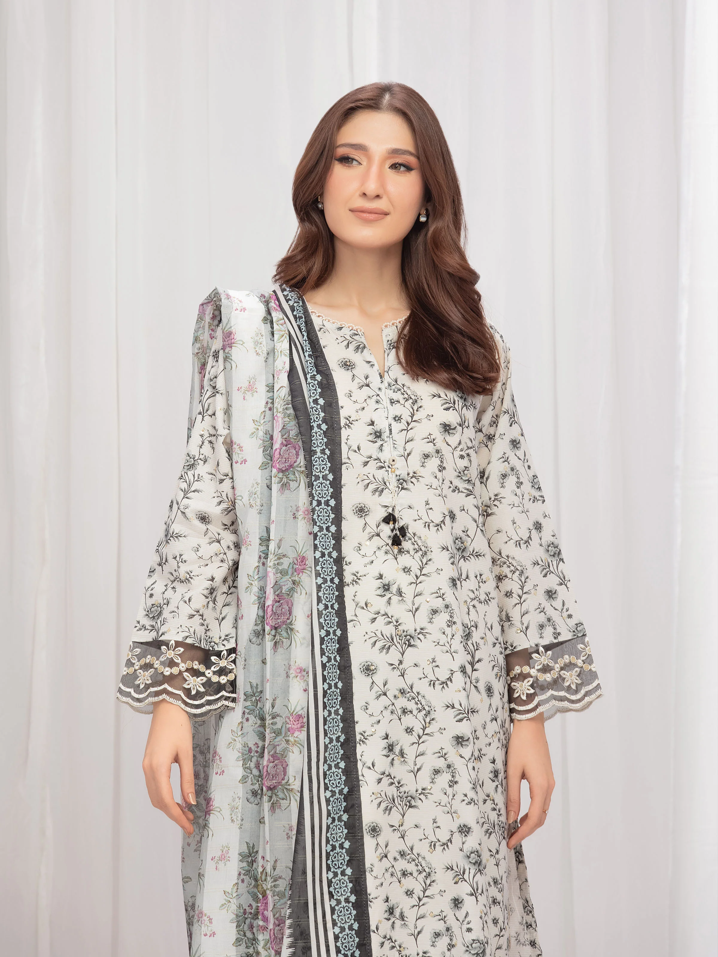 Pret Embroidered Lawn Suit - EWTKE5-82334-3P - Image 2