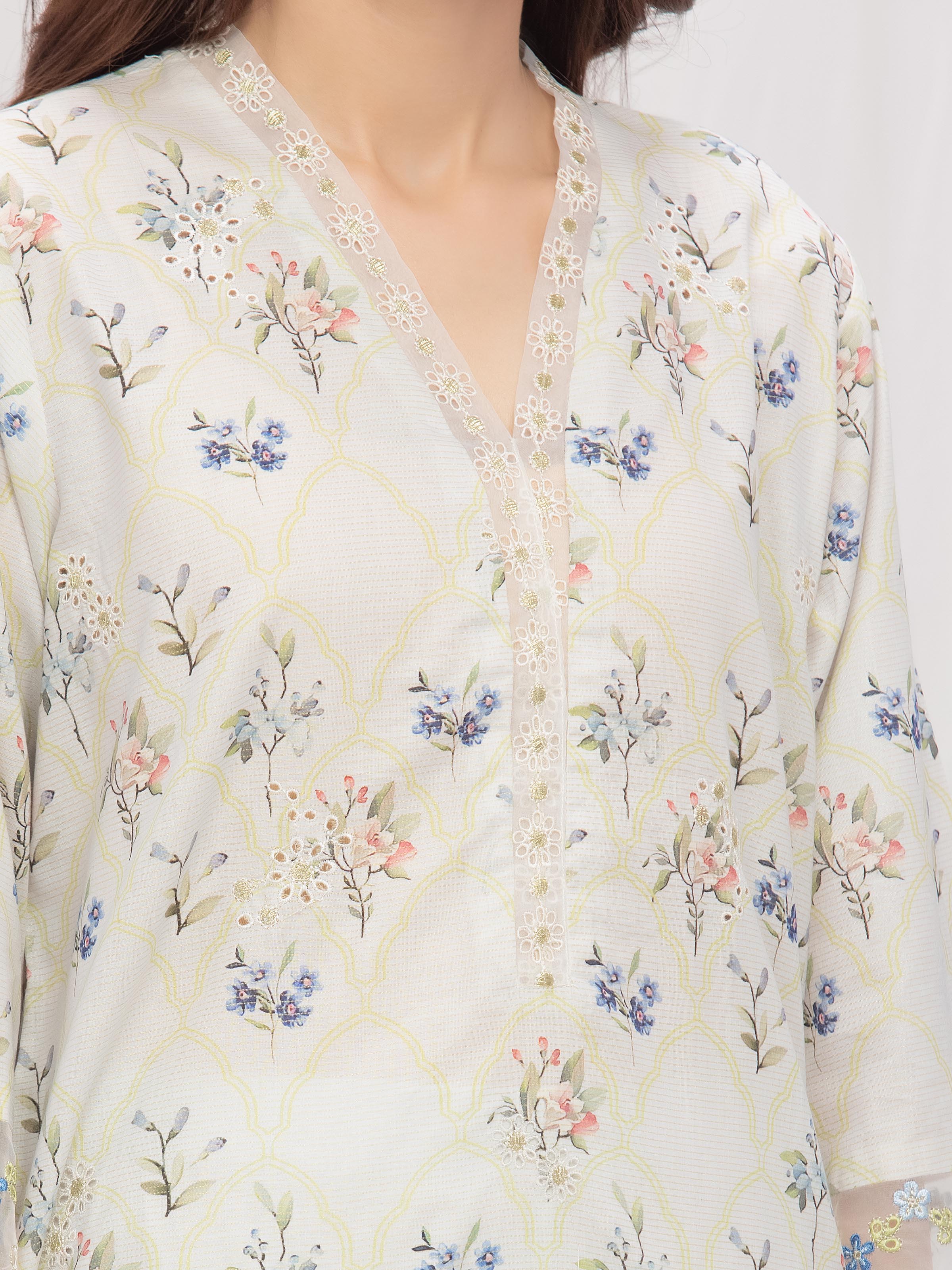 Pret Embroidered Lawn Suit - EWTKE5-82337-3P - Image 4