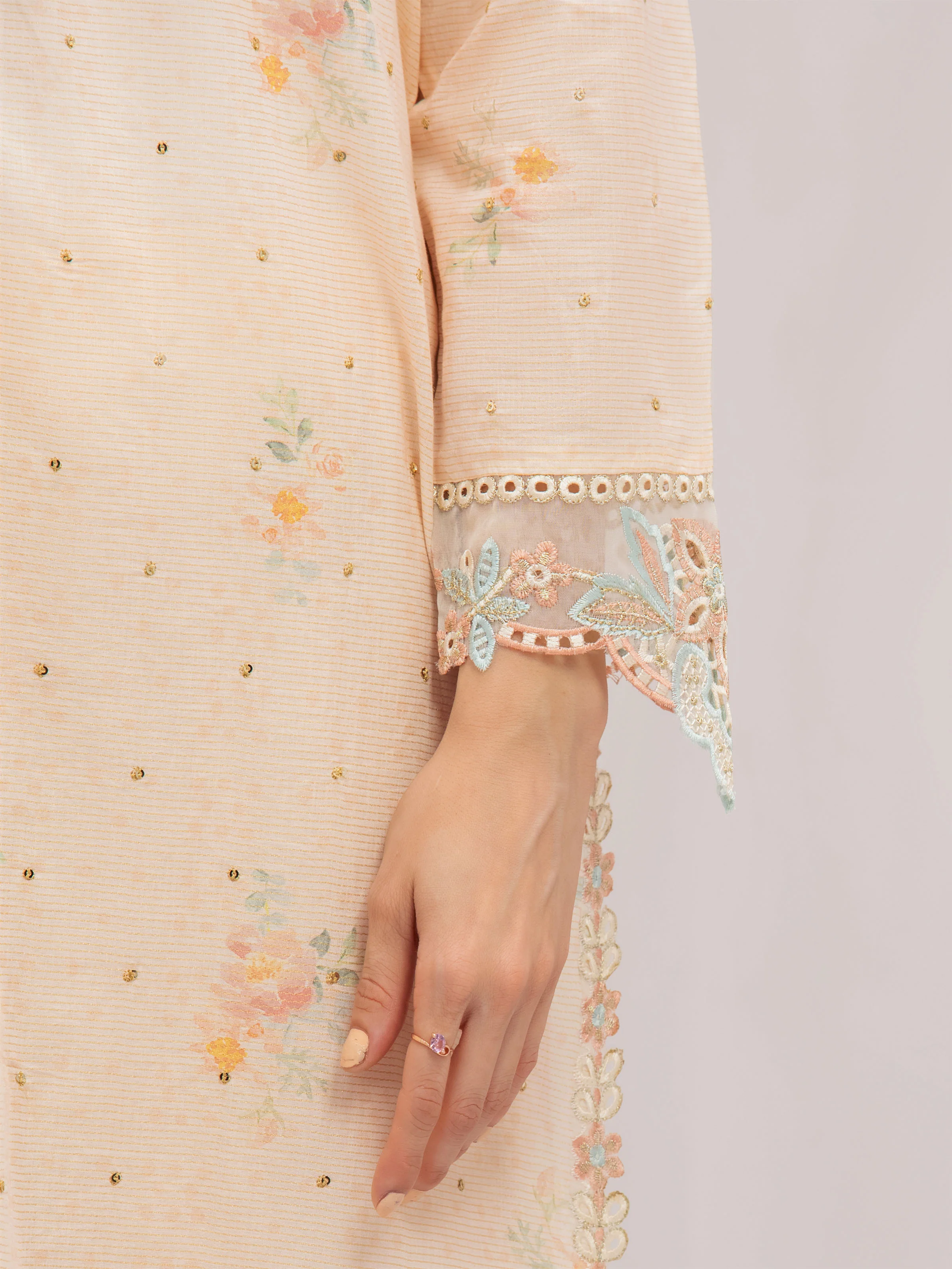 Pret Embroidered Lawn Suit - EWTKE5-82338-3P - Image 4