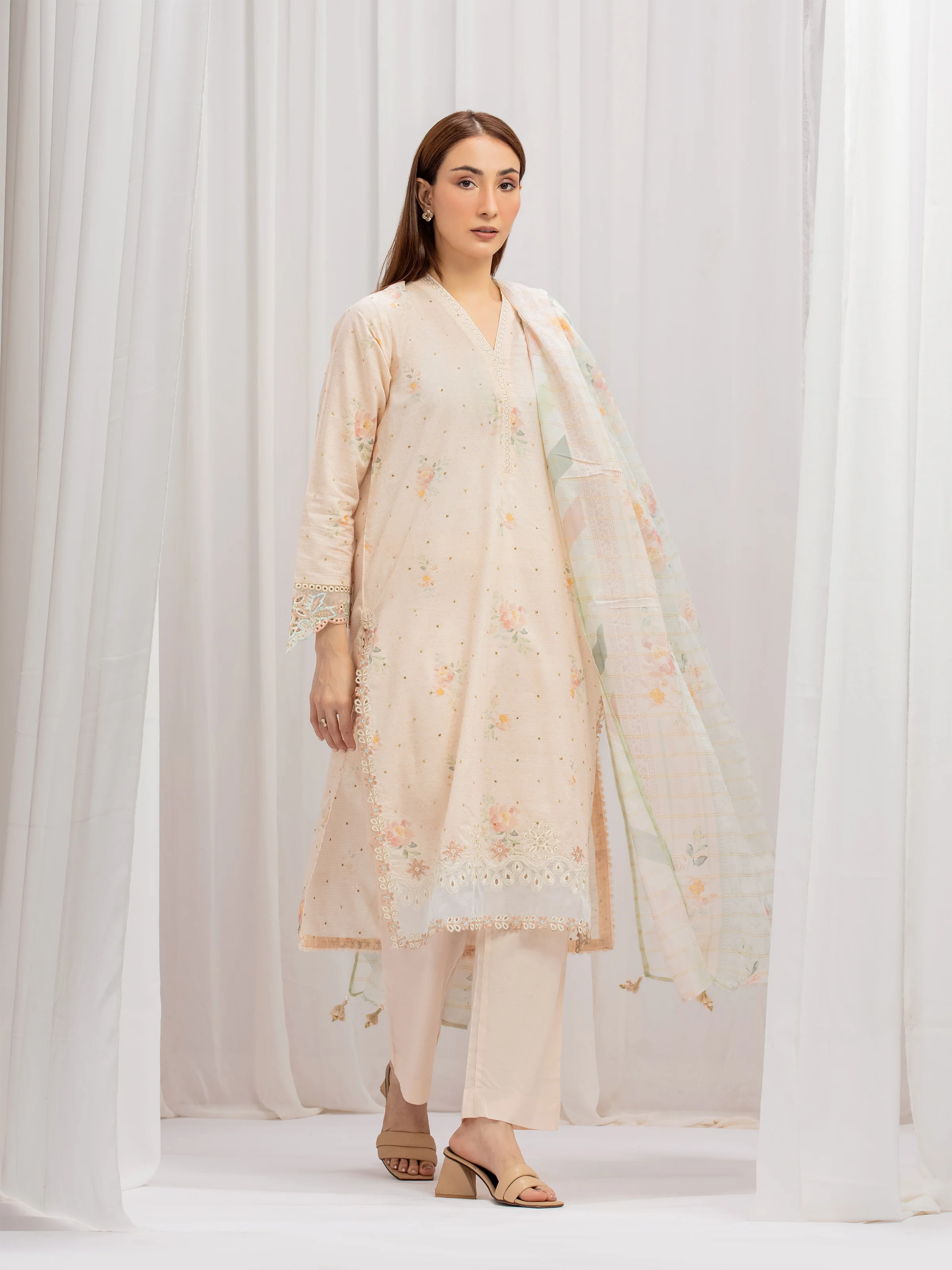 Pret Embroidered Lawn Suit - EWTKE5-82338-3P - Image 5