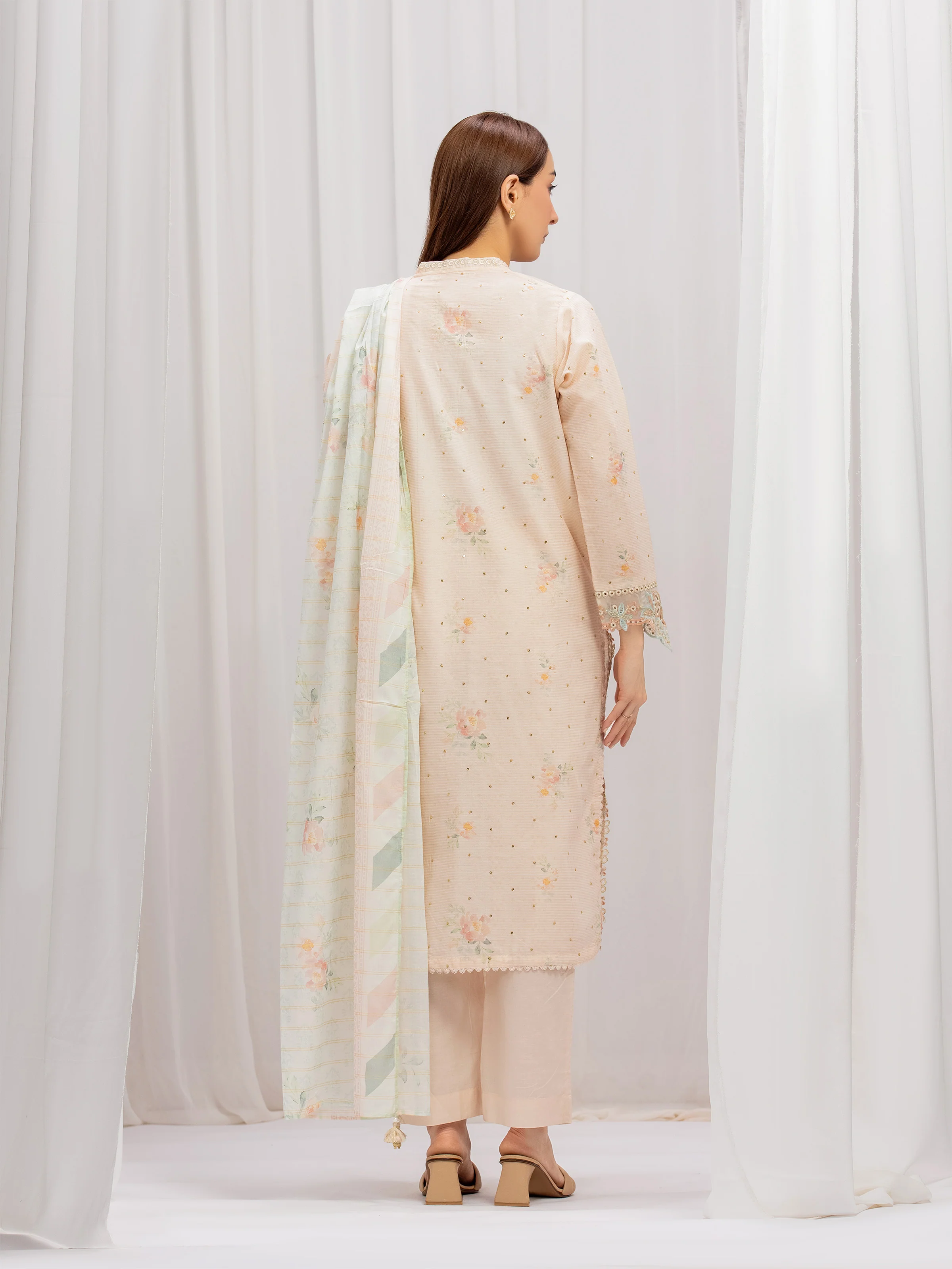 Pret Embroidered Lawn Suit - EWTKE5-82338-3P - Image 6