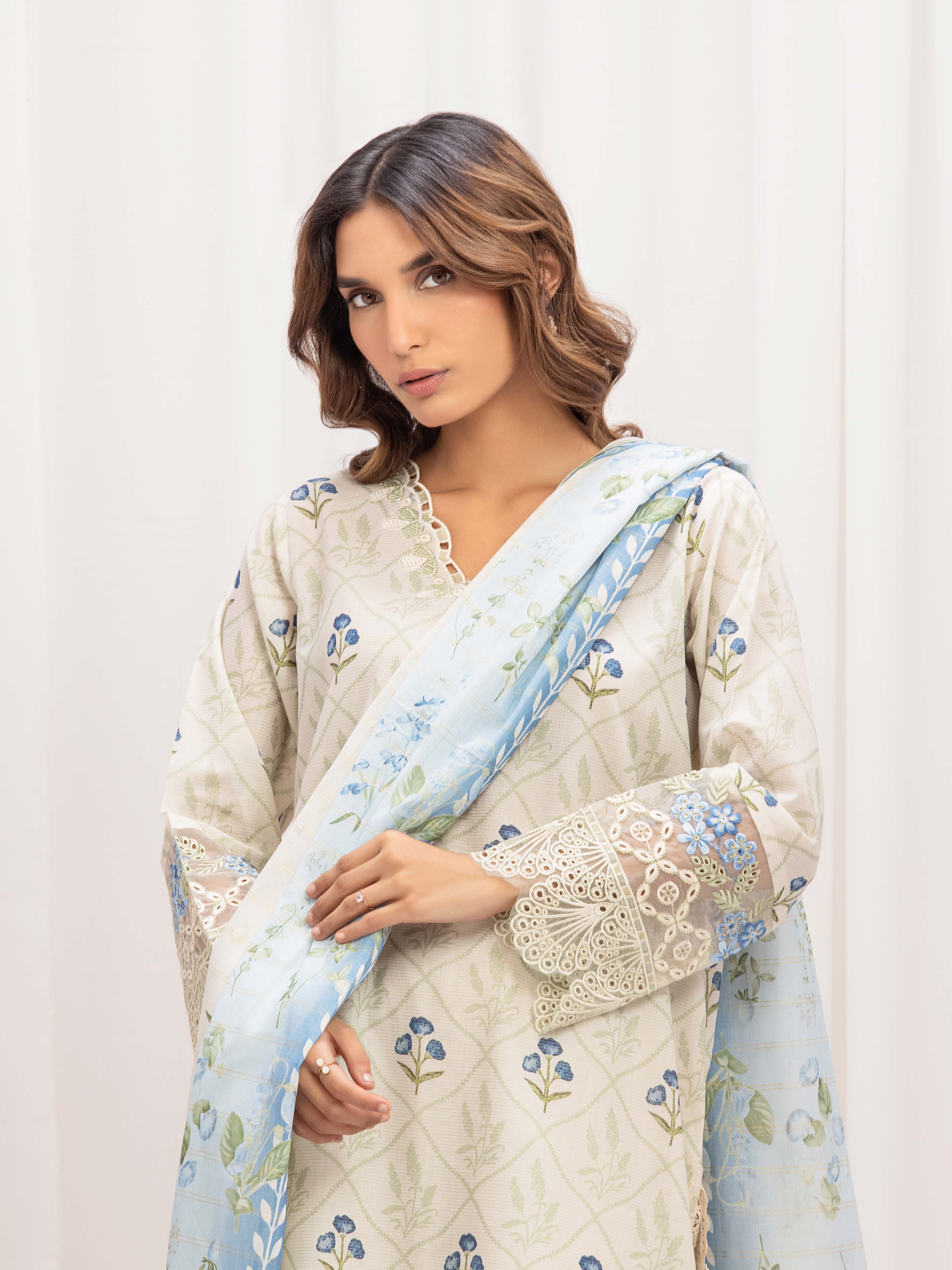 Pret Embroidered Lawn Suit - EWTKE5-82339-3P - Image 2