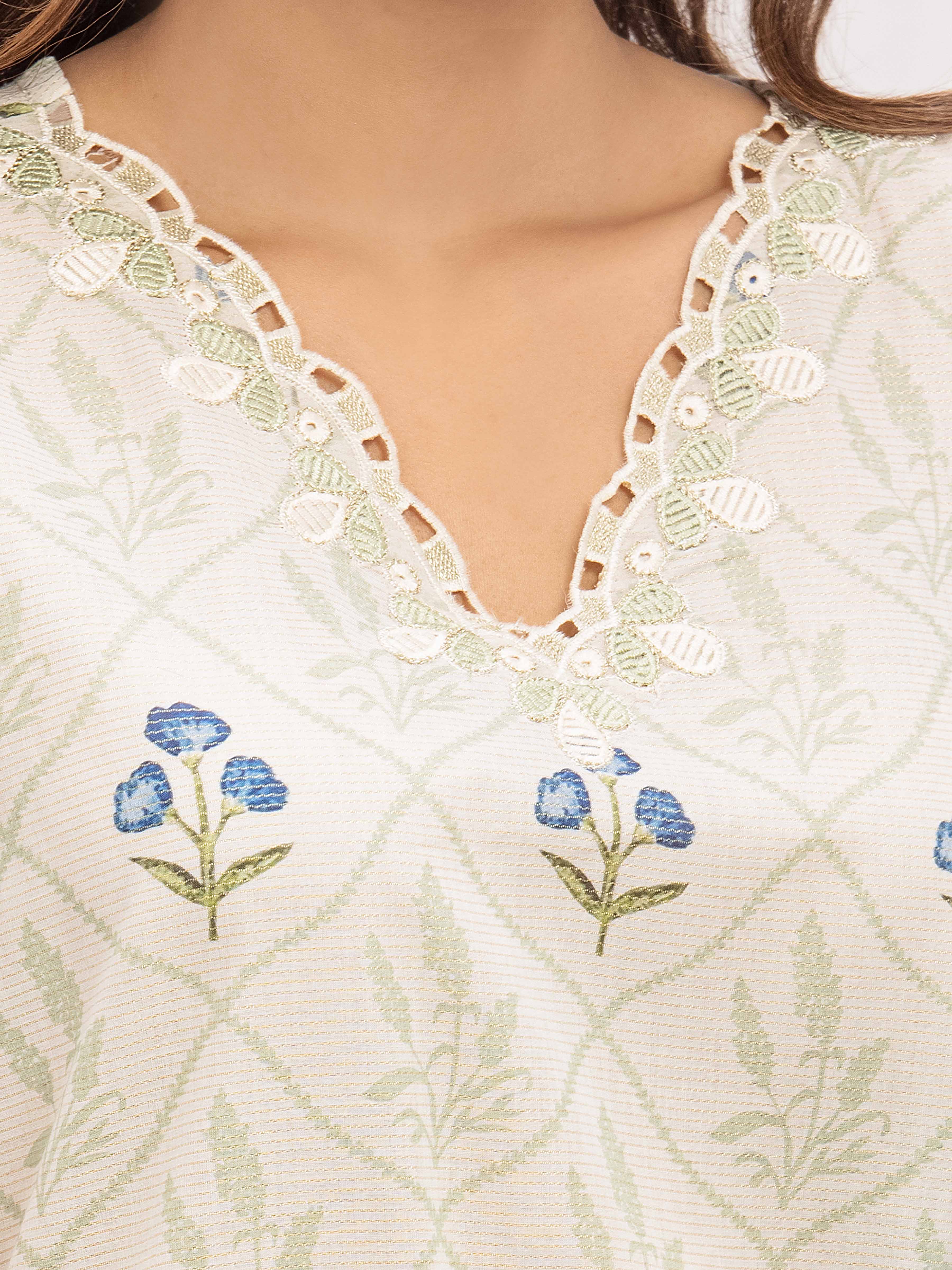 Pret Embroidered Lawn Suit - EWTKE5-82339-3P - Image 3