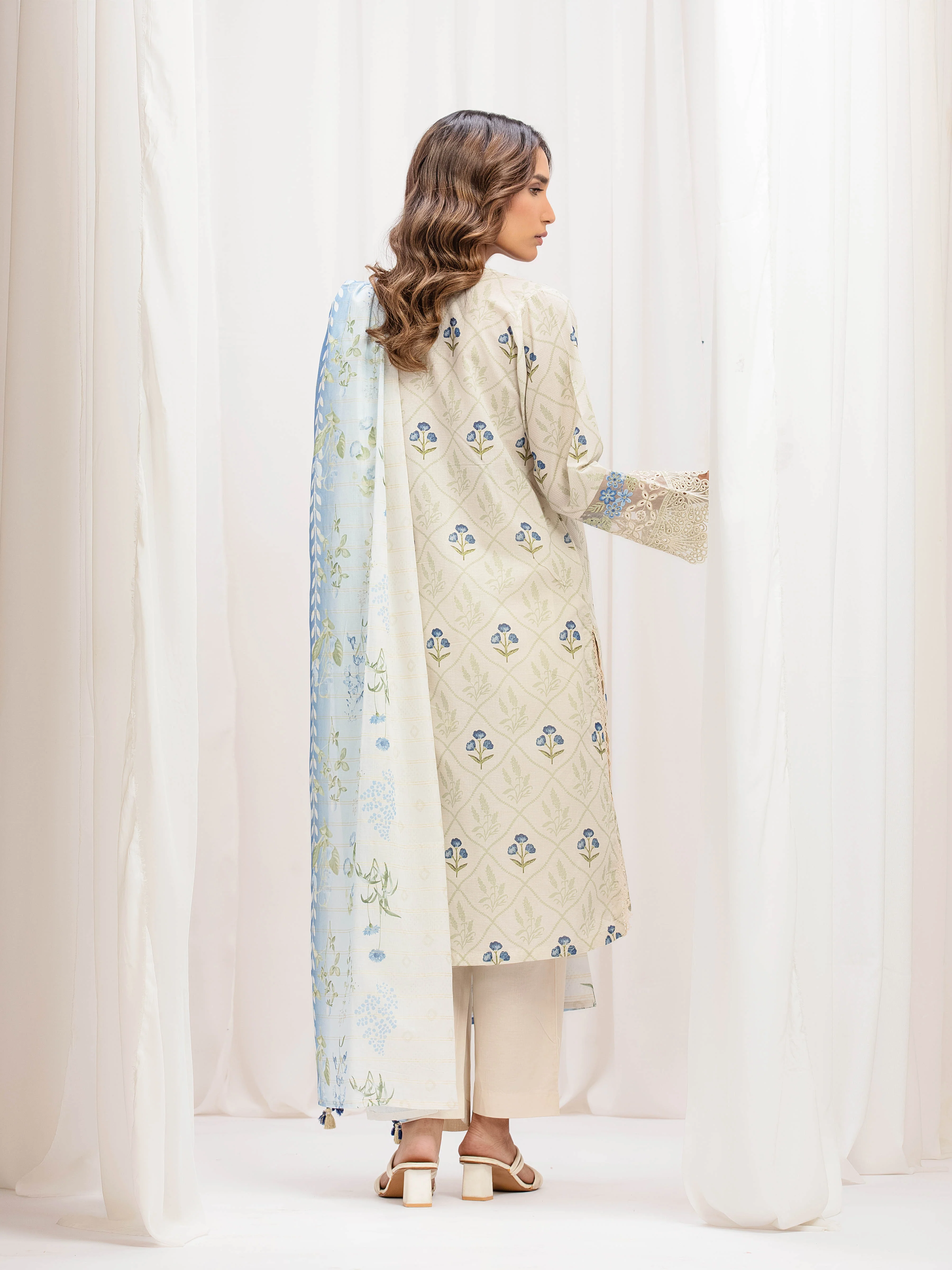 Pret Embroidered Lawn Suit - EWTKE5-82339-3P - Image 5