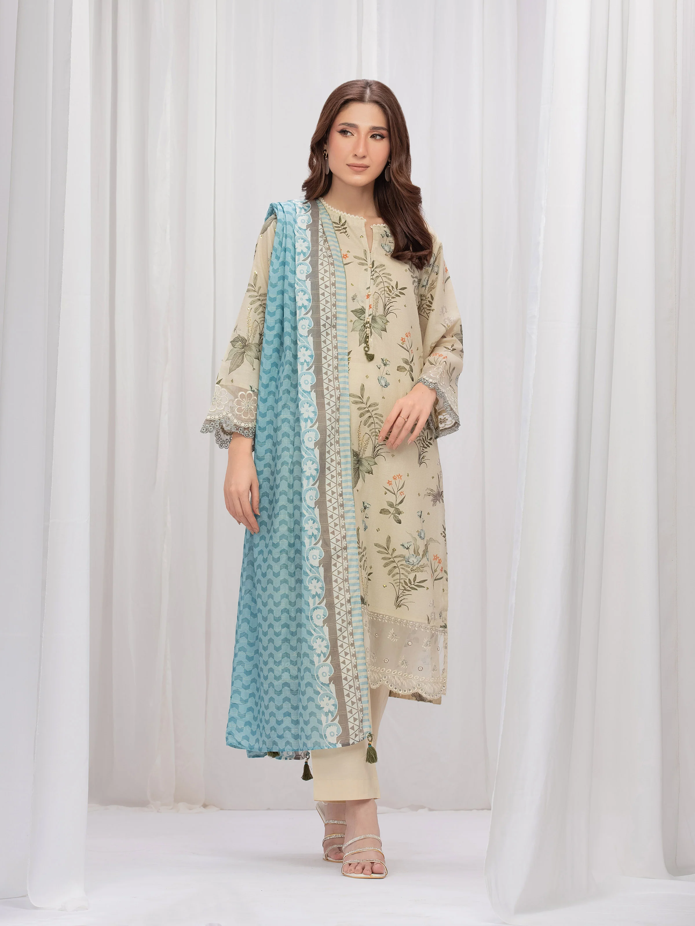 Pret Embroidered Lawn Suit - EWTKE5-82341-3P