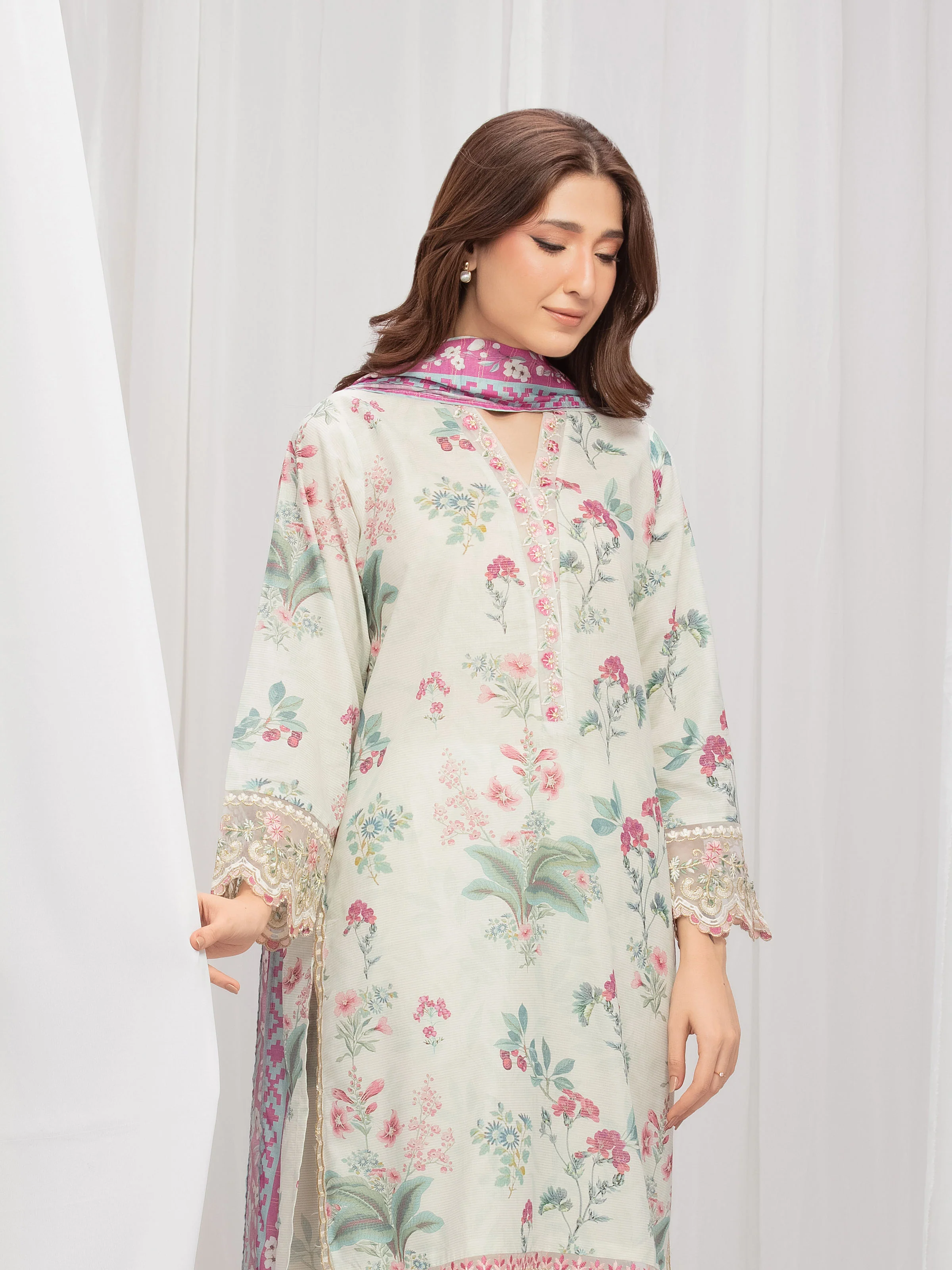 Pret Embroidered Lawn Suit - EWTKE5-82343-3P - Image 2