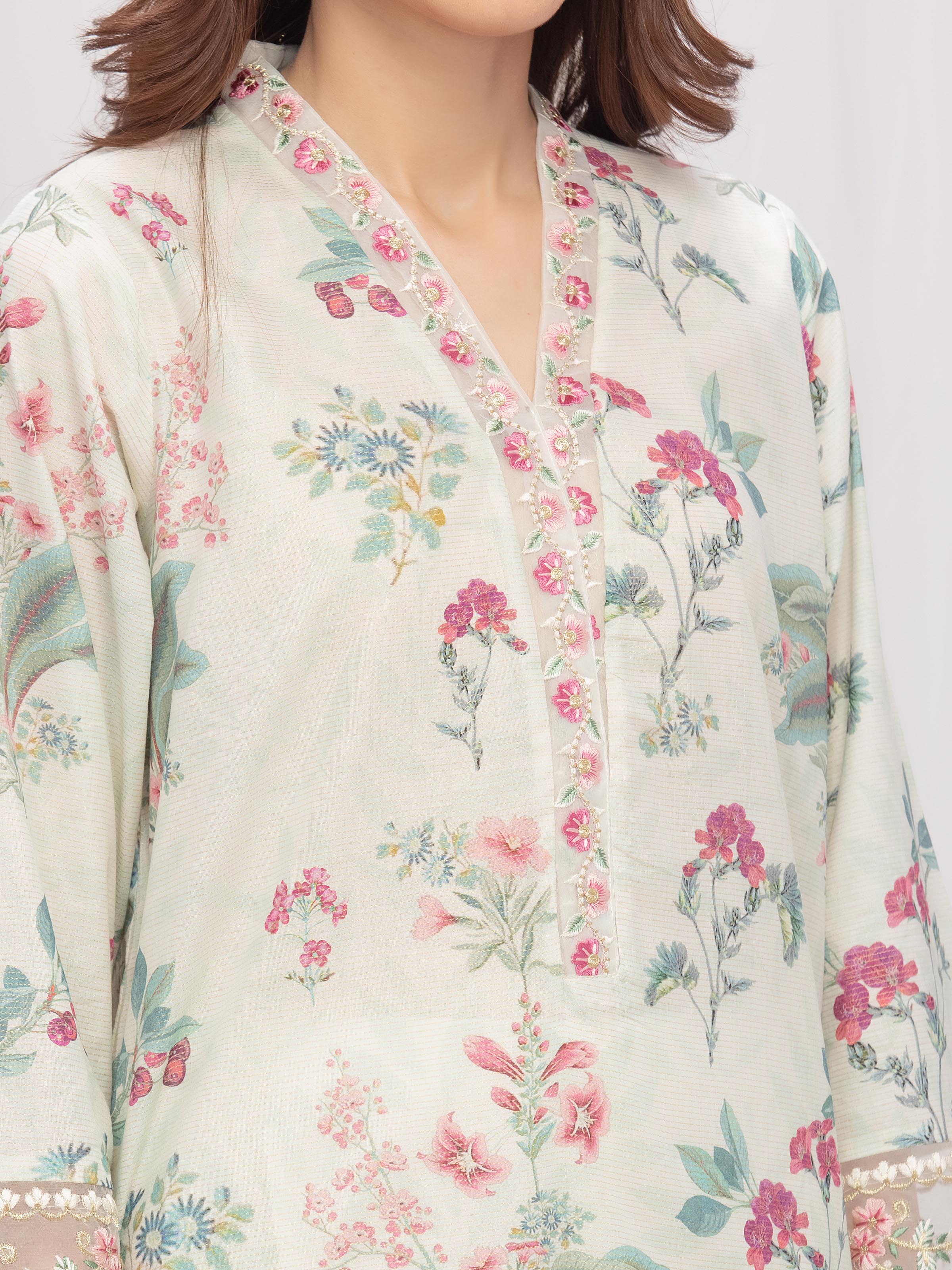 Pret Embroidered Lawn Suit - EWTKE5-82343-3P - Image 4
