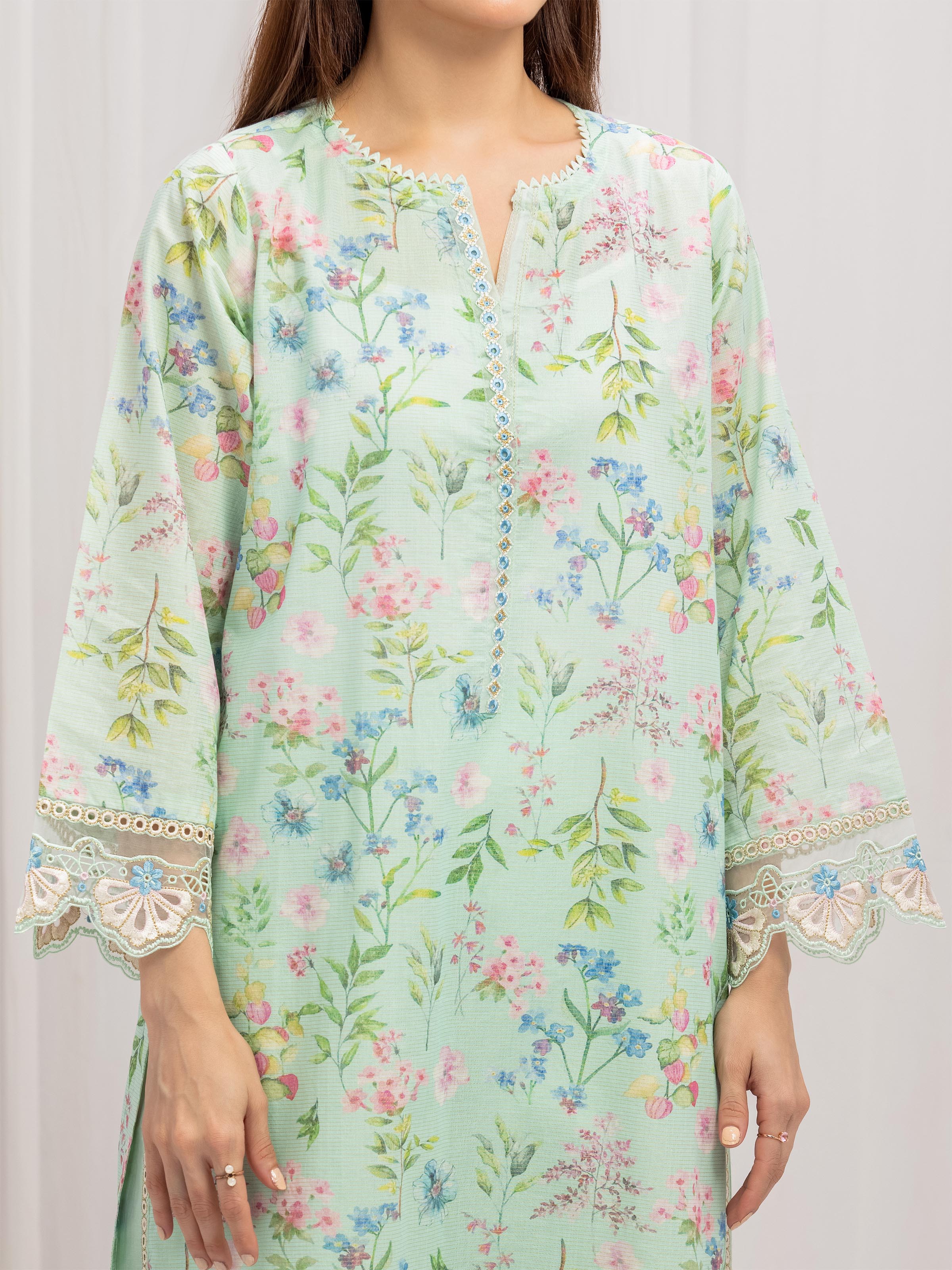 Pret Embroidered Lawn Suit - EWTKE5-82345-3P - Image 3