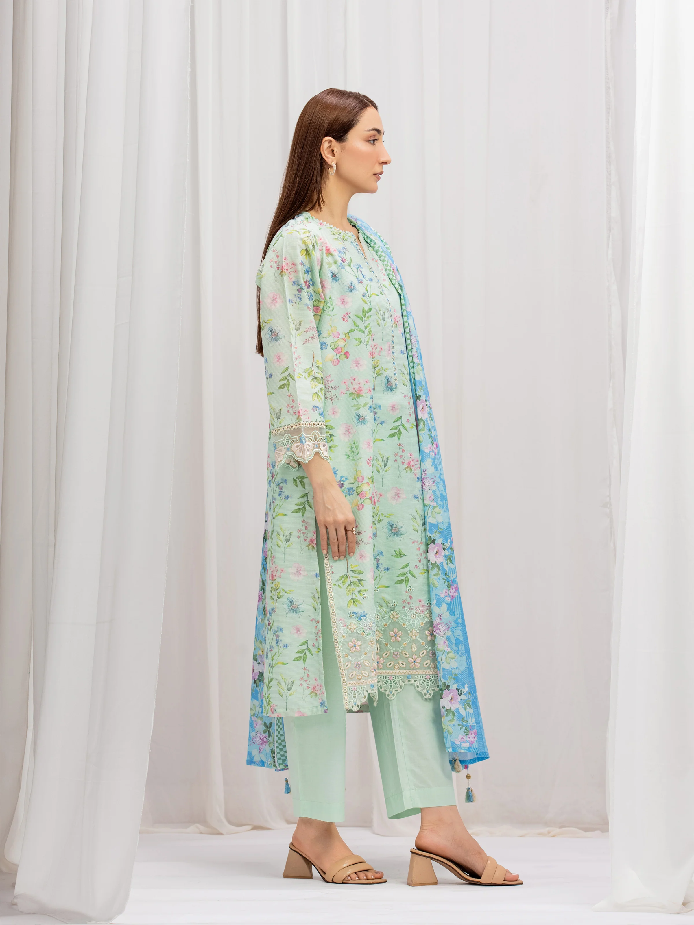 Pret Embroidered Lawn Suit - EWTKE5-82345-3P - Image 5