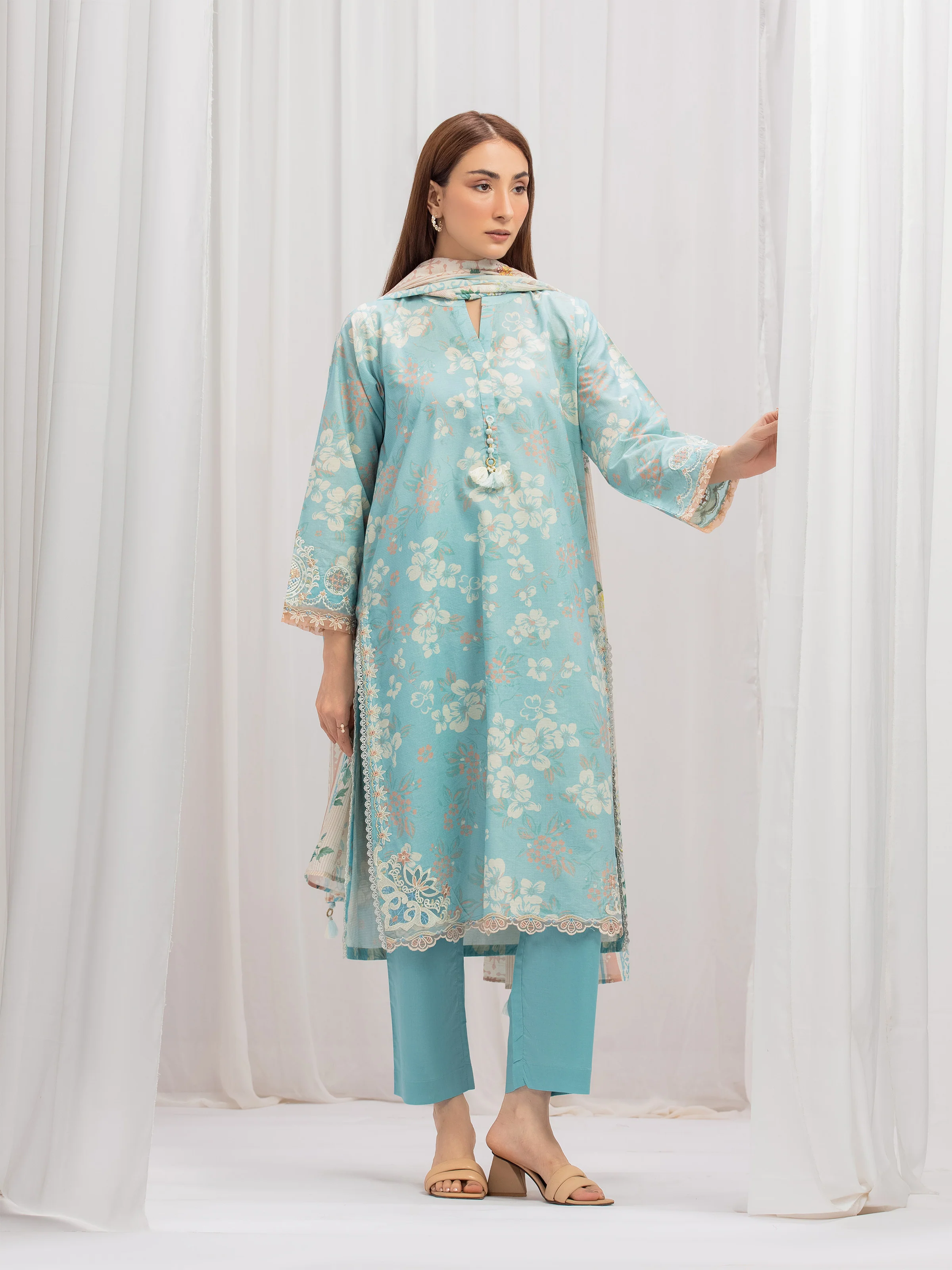 Pret Embroidered Lawn Suit - EWTKE5-82346-3P - Image 2