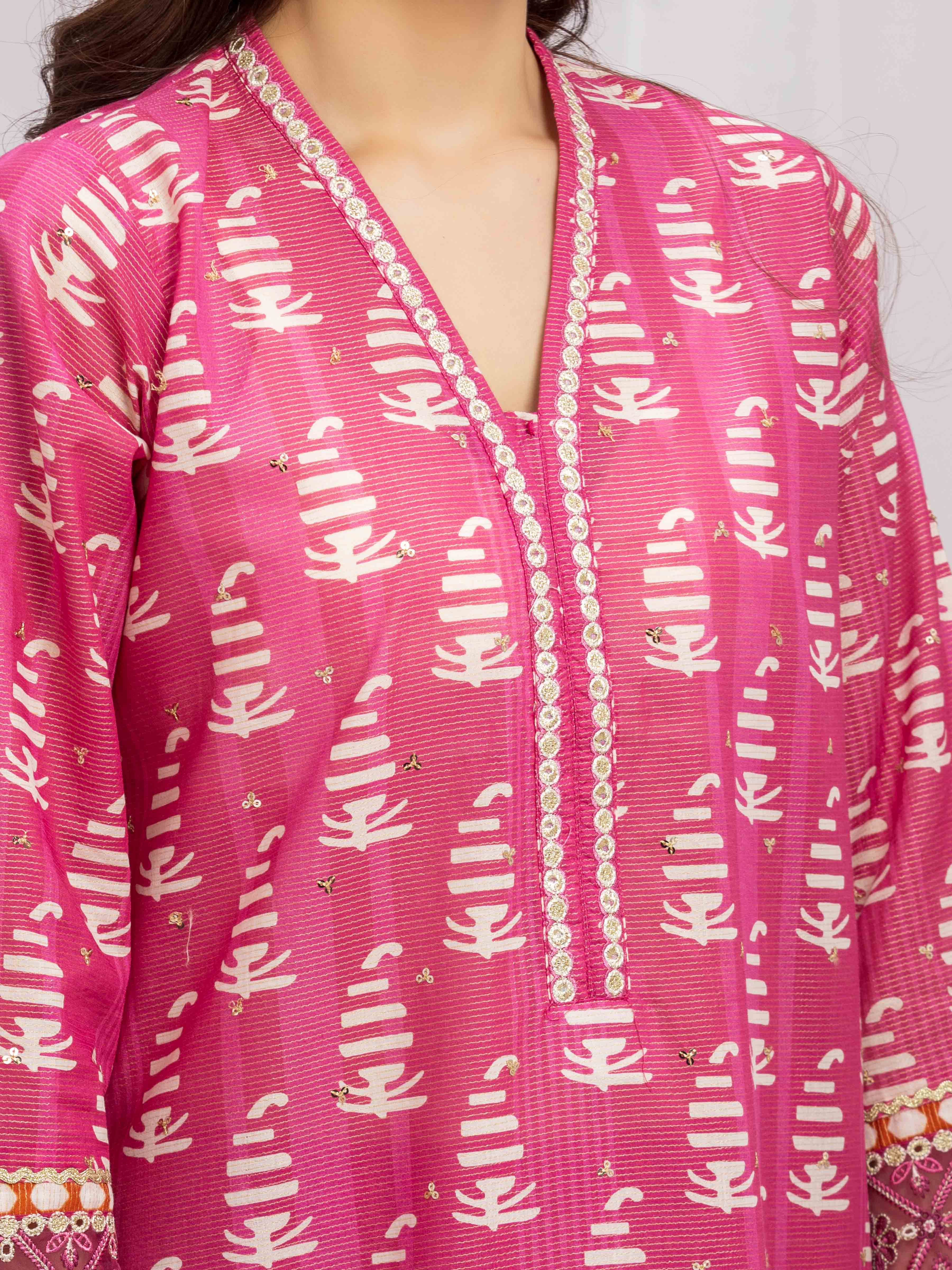 Pret Embroidered Lawn Suit - EWTKE5-82348-3P - Image 3