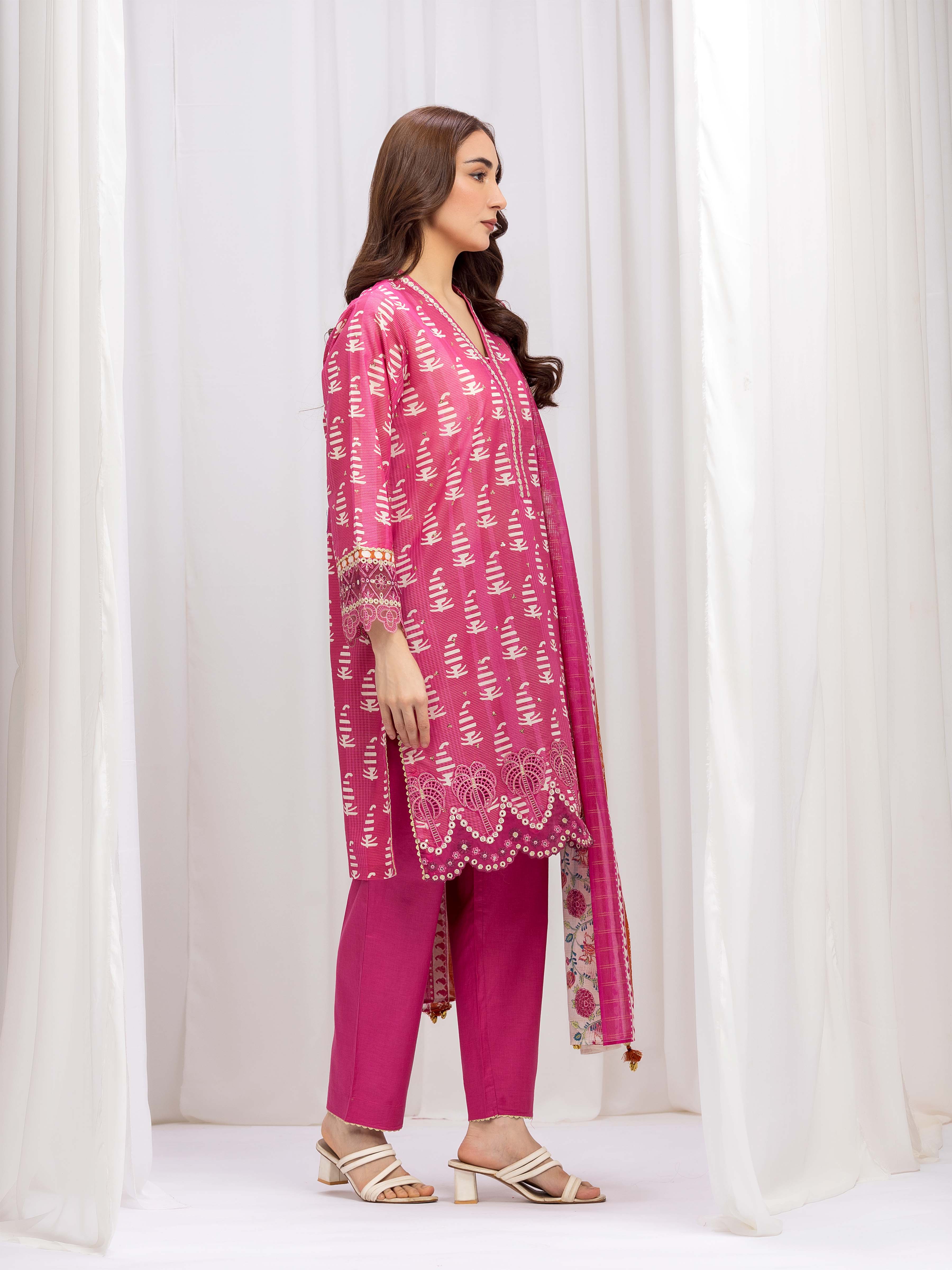 Pret Embroidered Lawn Suit - EWTKE5-82348-3P - Image 5