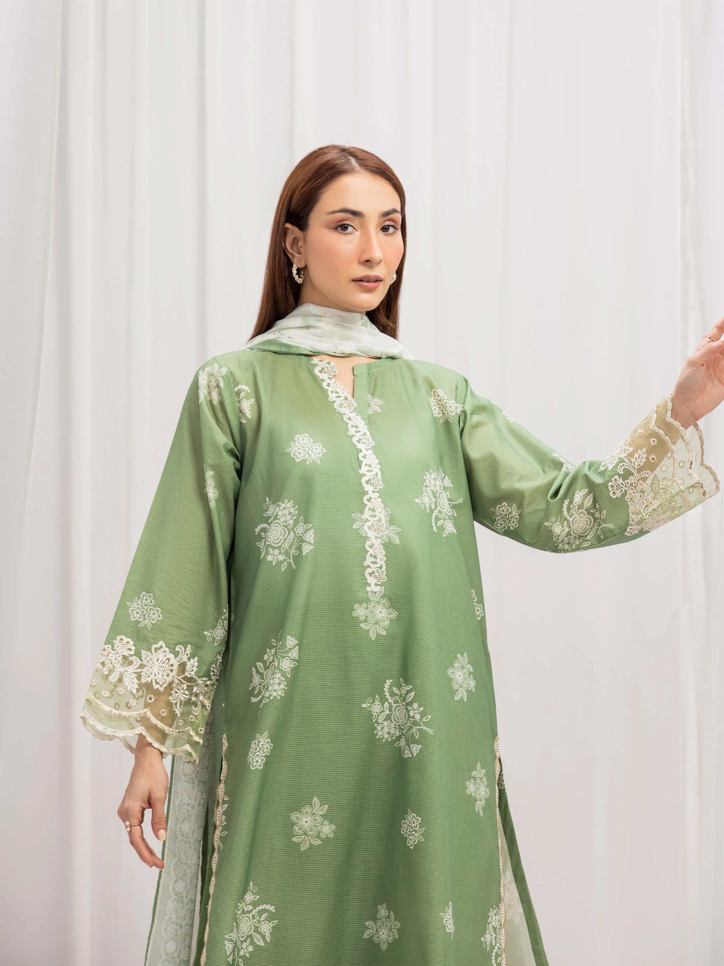 Pret Embroidered Lawn Suit - EWTKE5-82350-3P - Image 2