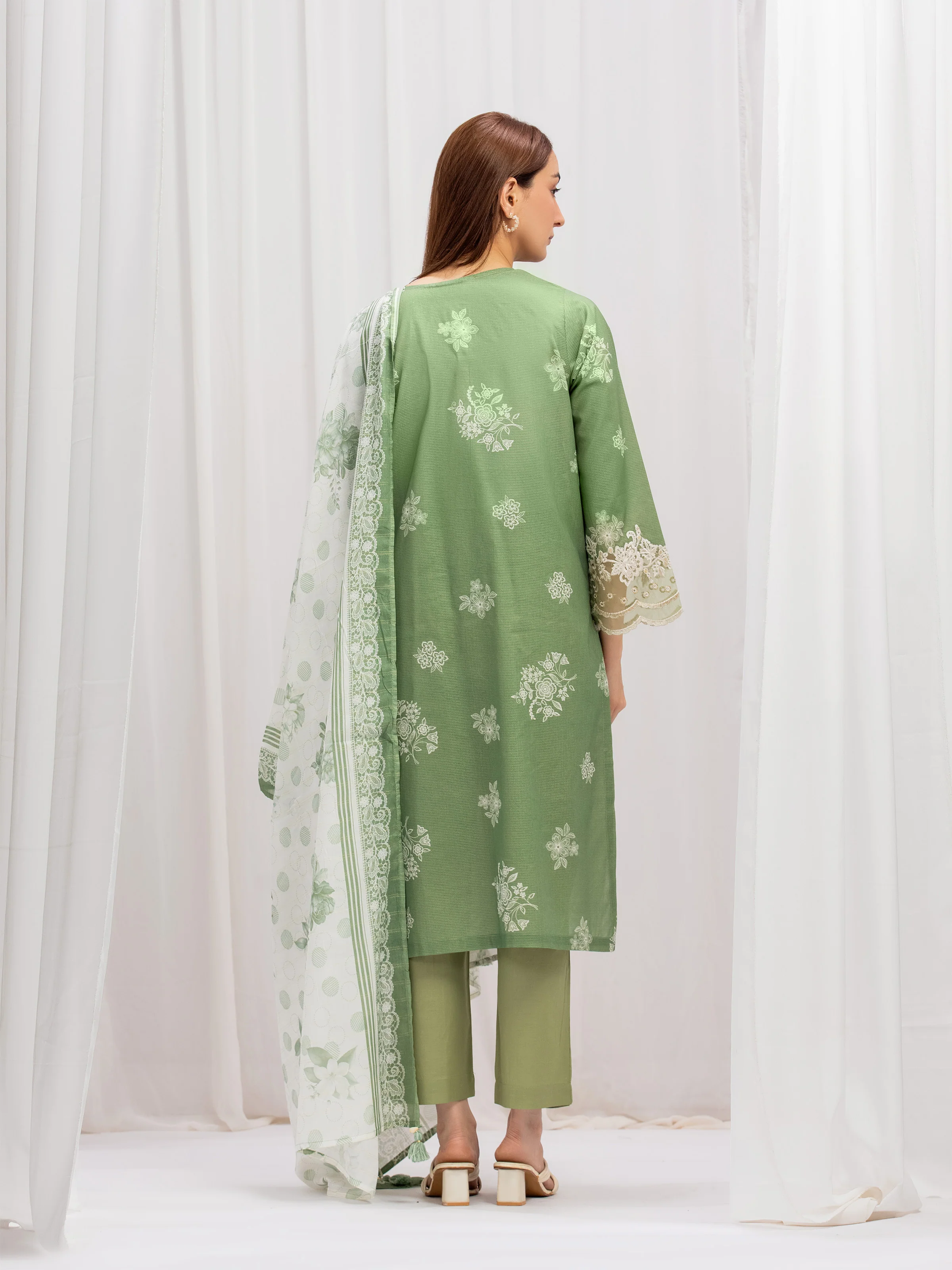 Pret Embroidered Lawn Suit - EWTKE5-82350-3P - Image 6