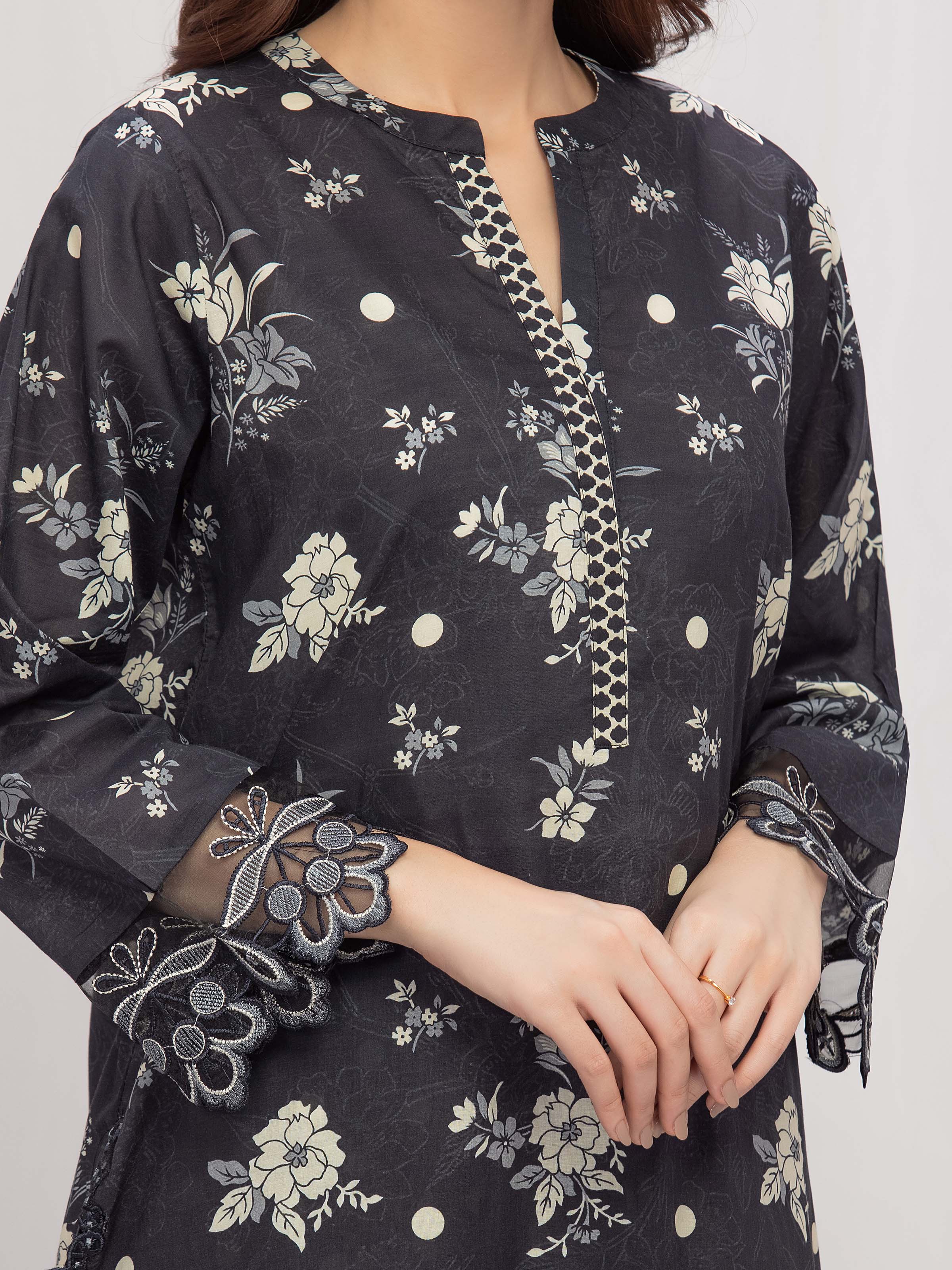 Pret Embroidered Lawn Suit - EWTKE5-82490-3P - Image 3
