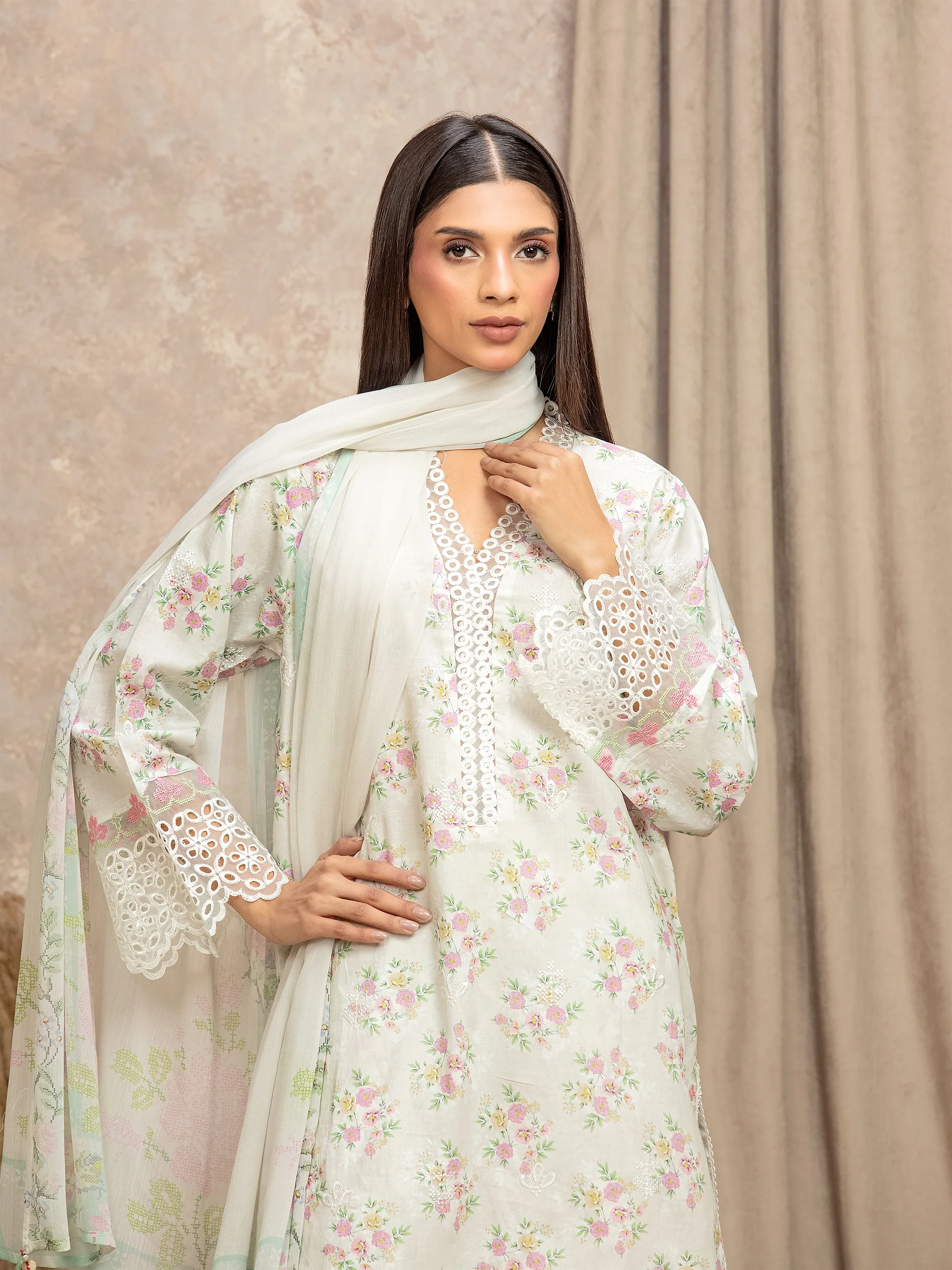 Pret Embroidered Lawn Suit - EWTKE5-82491-3P - Image 2