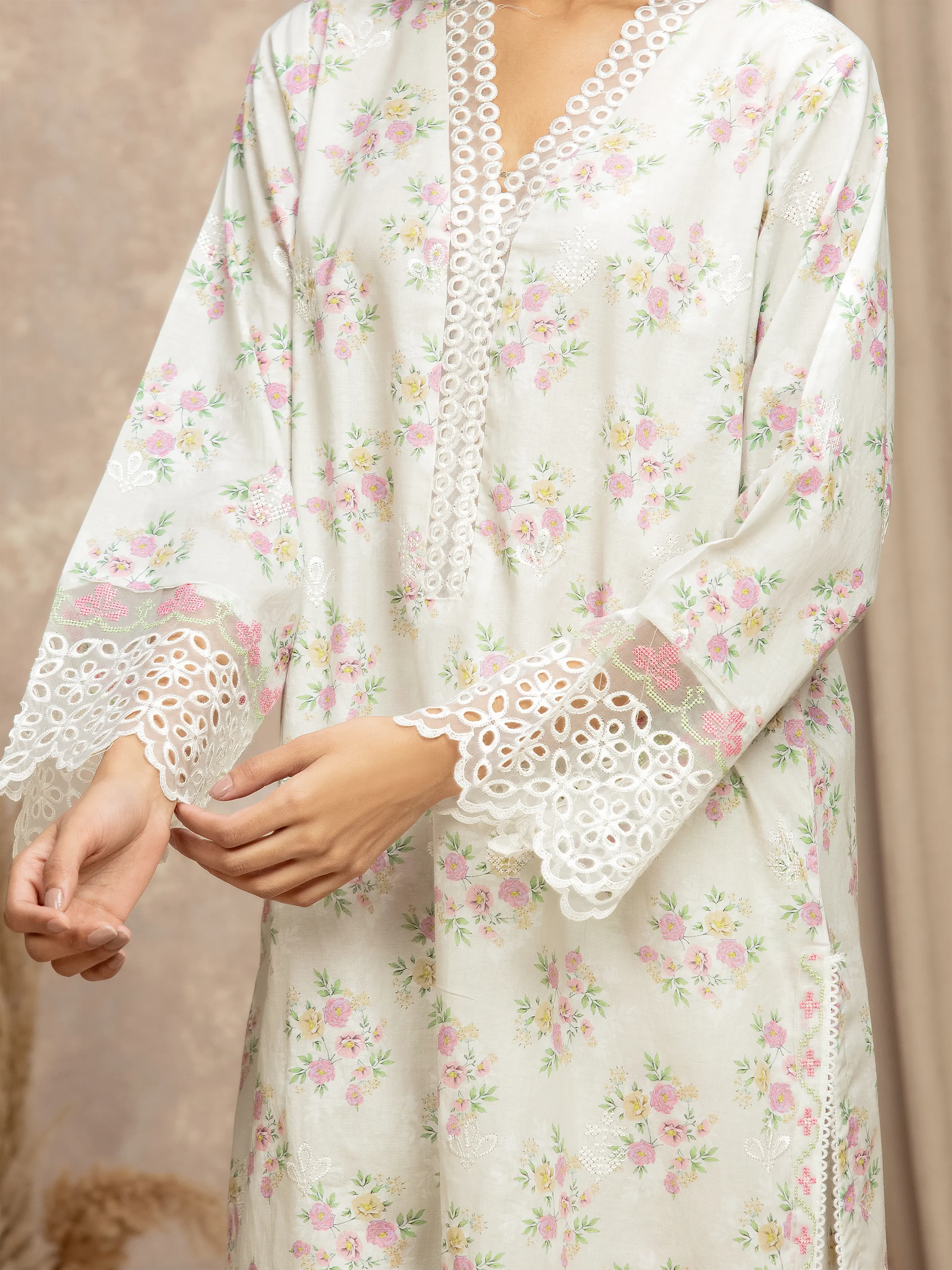 Pret Embroidered Lawn Suit - EWTKE5-82491-3P - Image 3