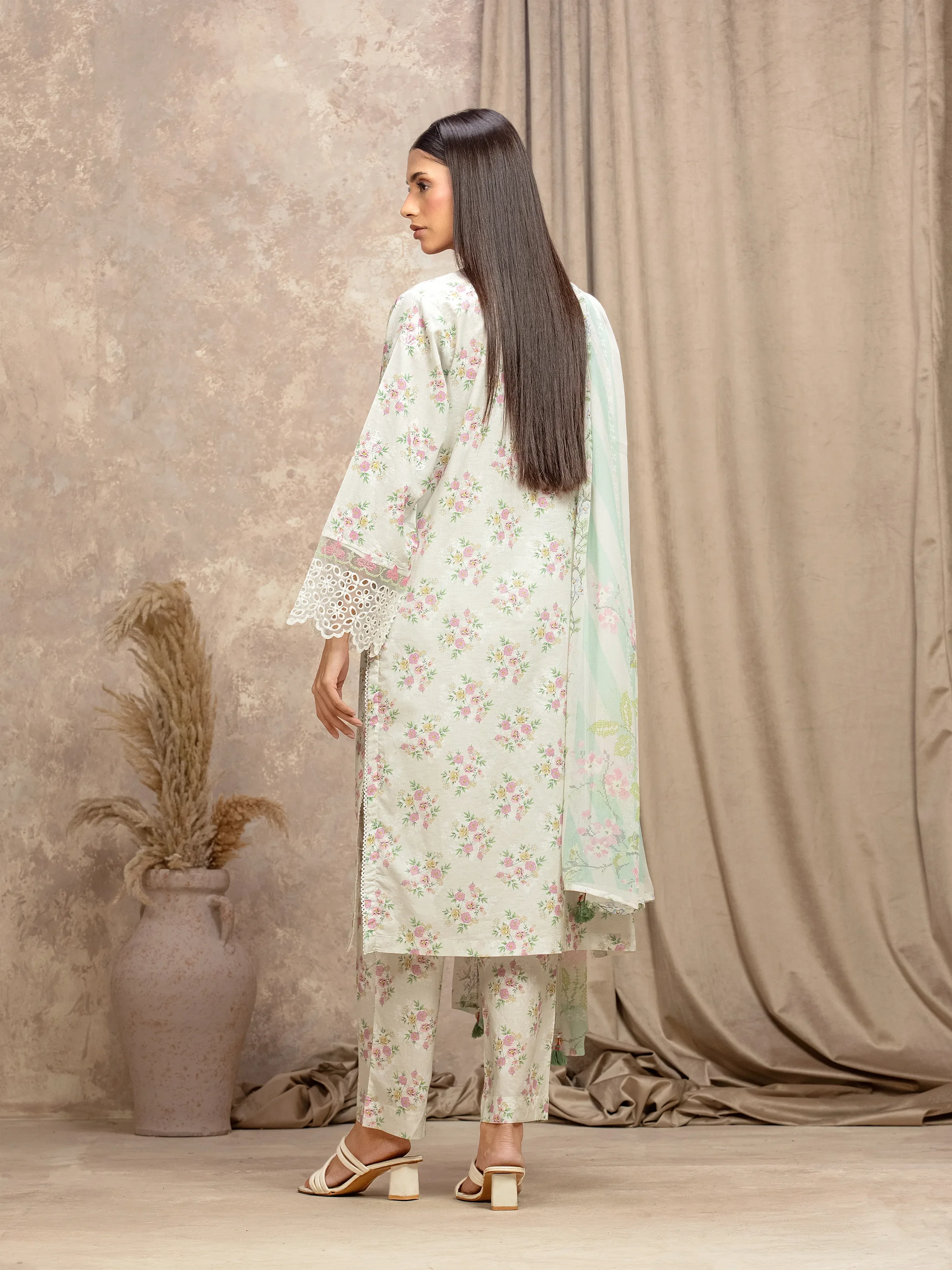 Pret Embroidered Lawn Suit - EWTKE5-82491-3P - Image 6