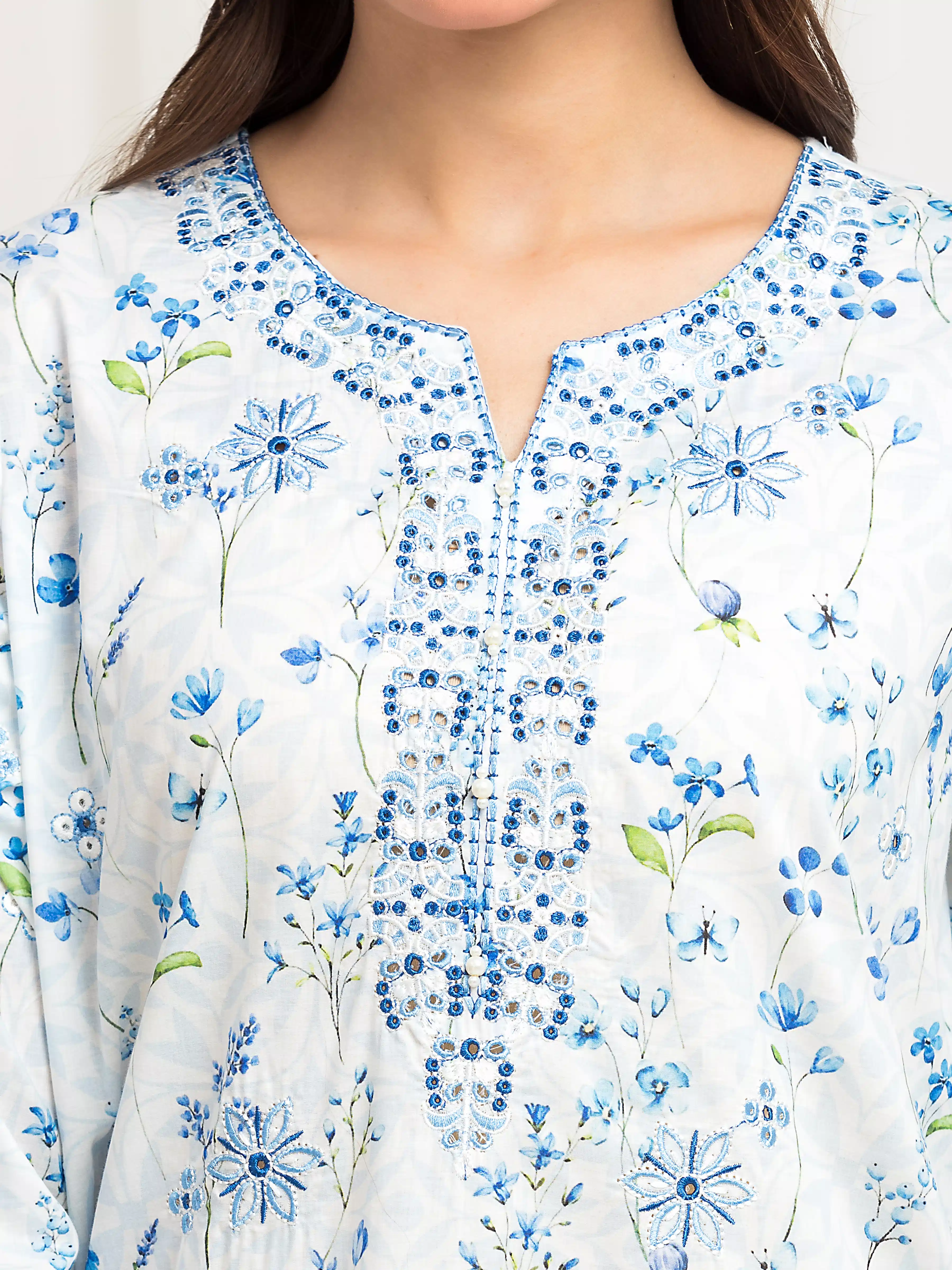Pret Embroidered Lawn Suit - EWTKE5-82493-3P - Image 3