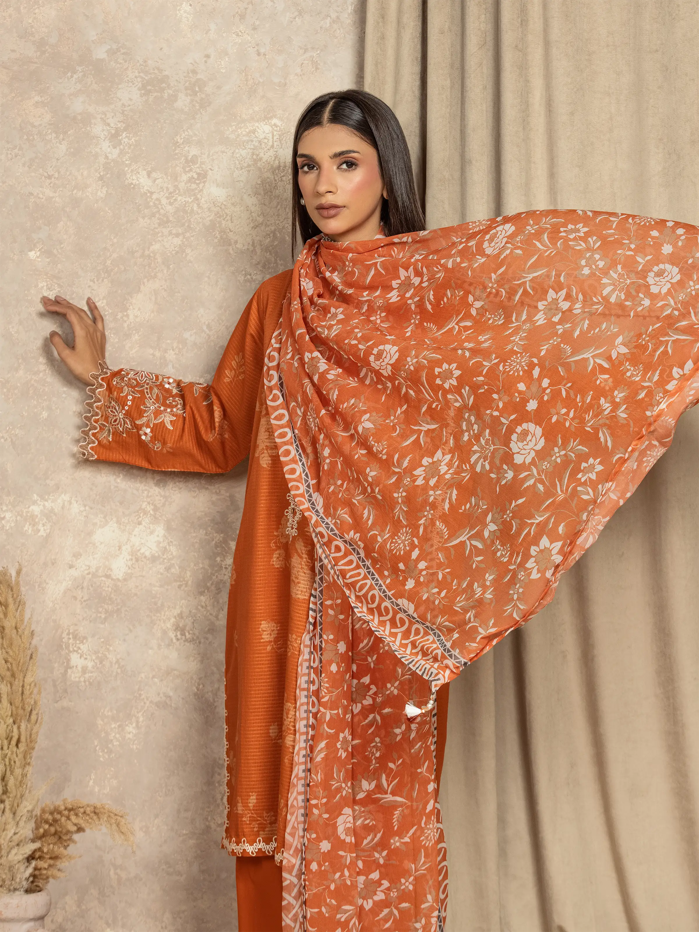 Pret Embroidered Lawn Slub Suit - EWTKE5-83005-3P - Image 2
