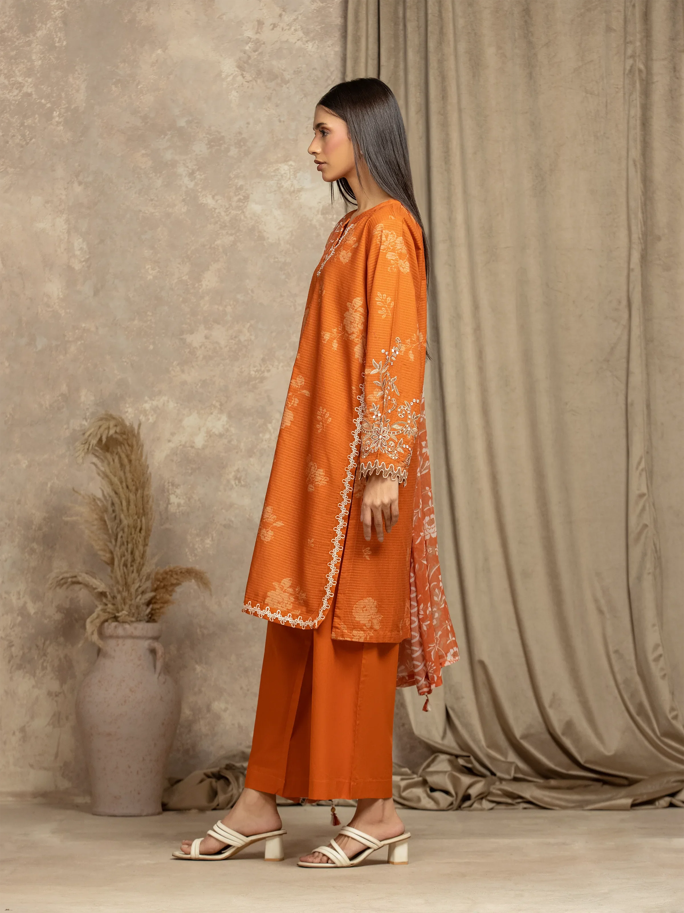 Pret Embroidered Lawn Slub Suit - EWTKE5-83005-3P - Image 4