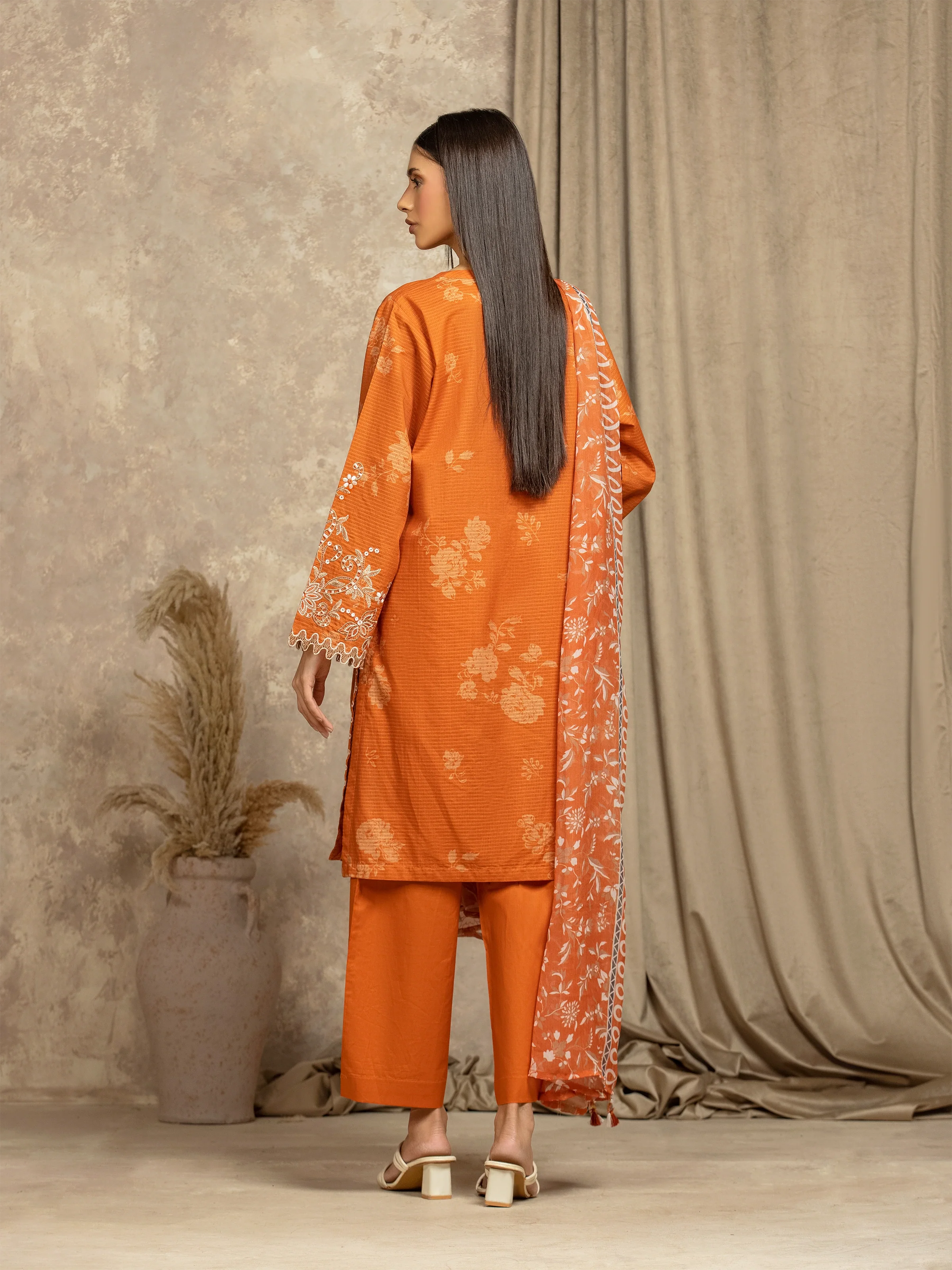 Pret Embroidered Lawn Slub Suit - EWTKE5-83005-3P - Image 5