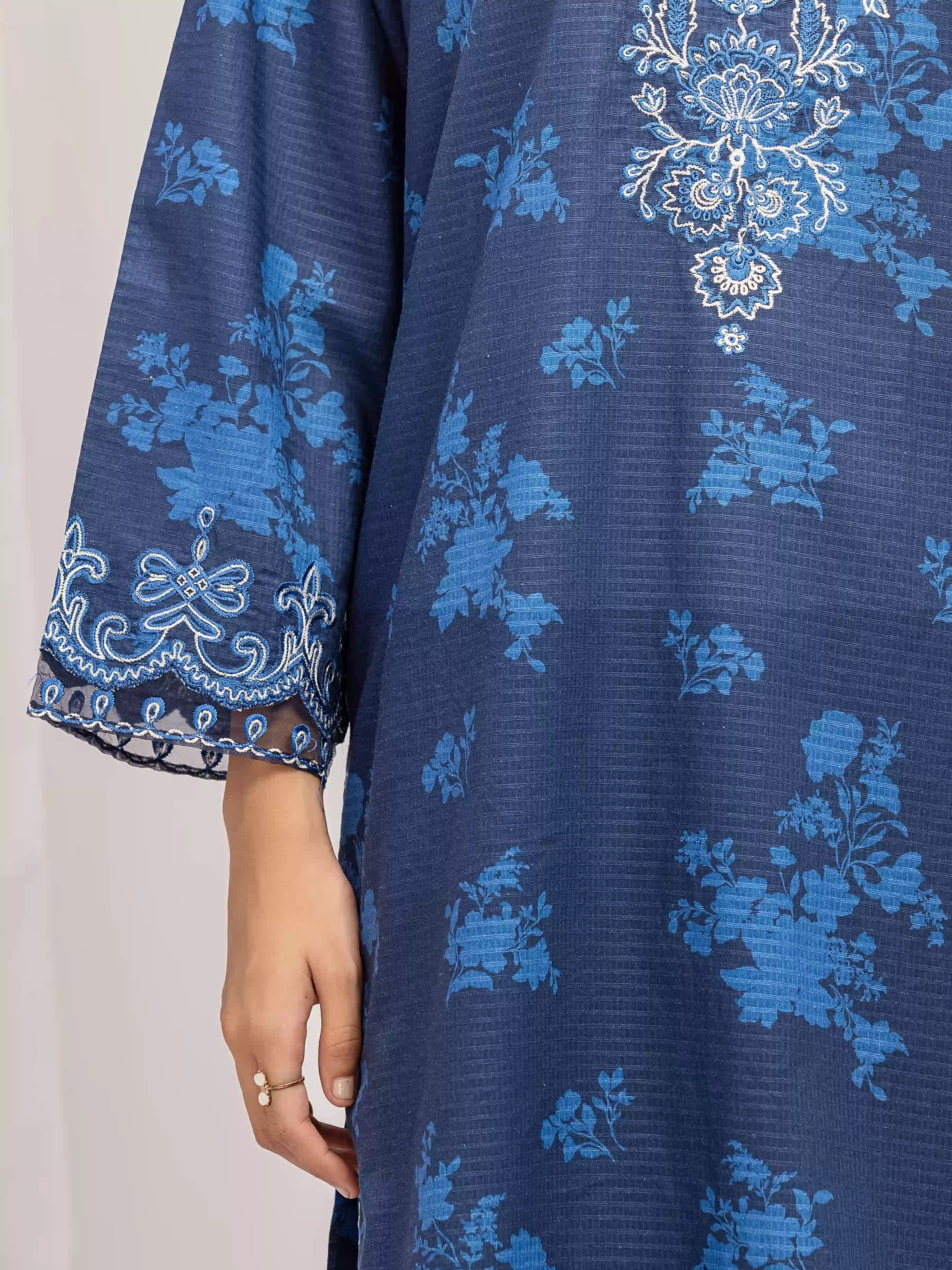 Pret Embroidered Lawn Slub Suit - EWTKE5-83006-3P - Image 3