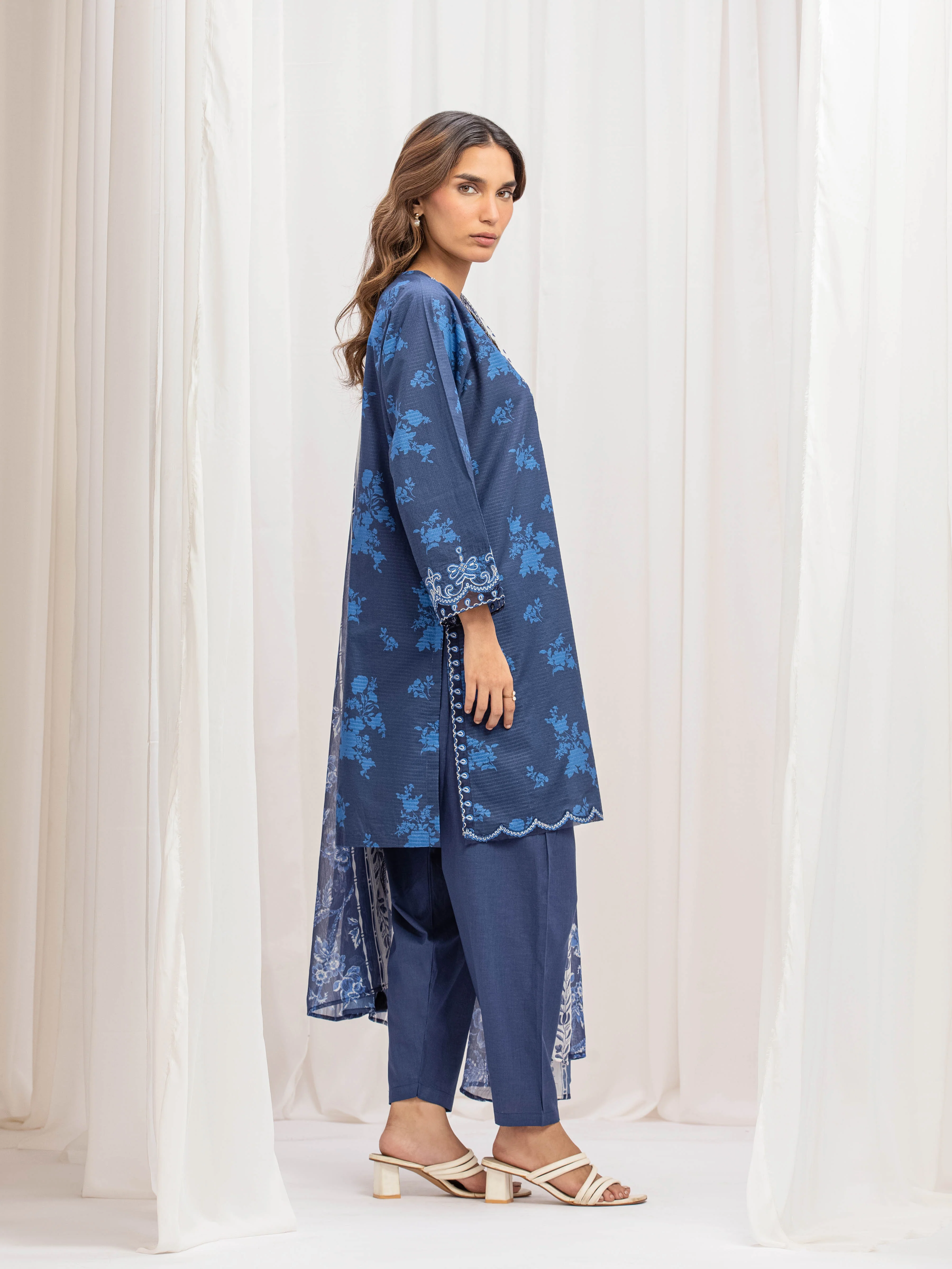 Pret Embroidered Lawn Slub Suit - EWTKE5-83006-3P - Image 5
