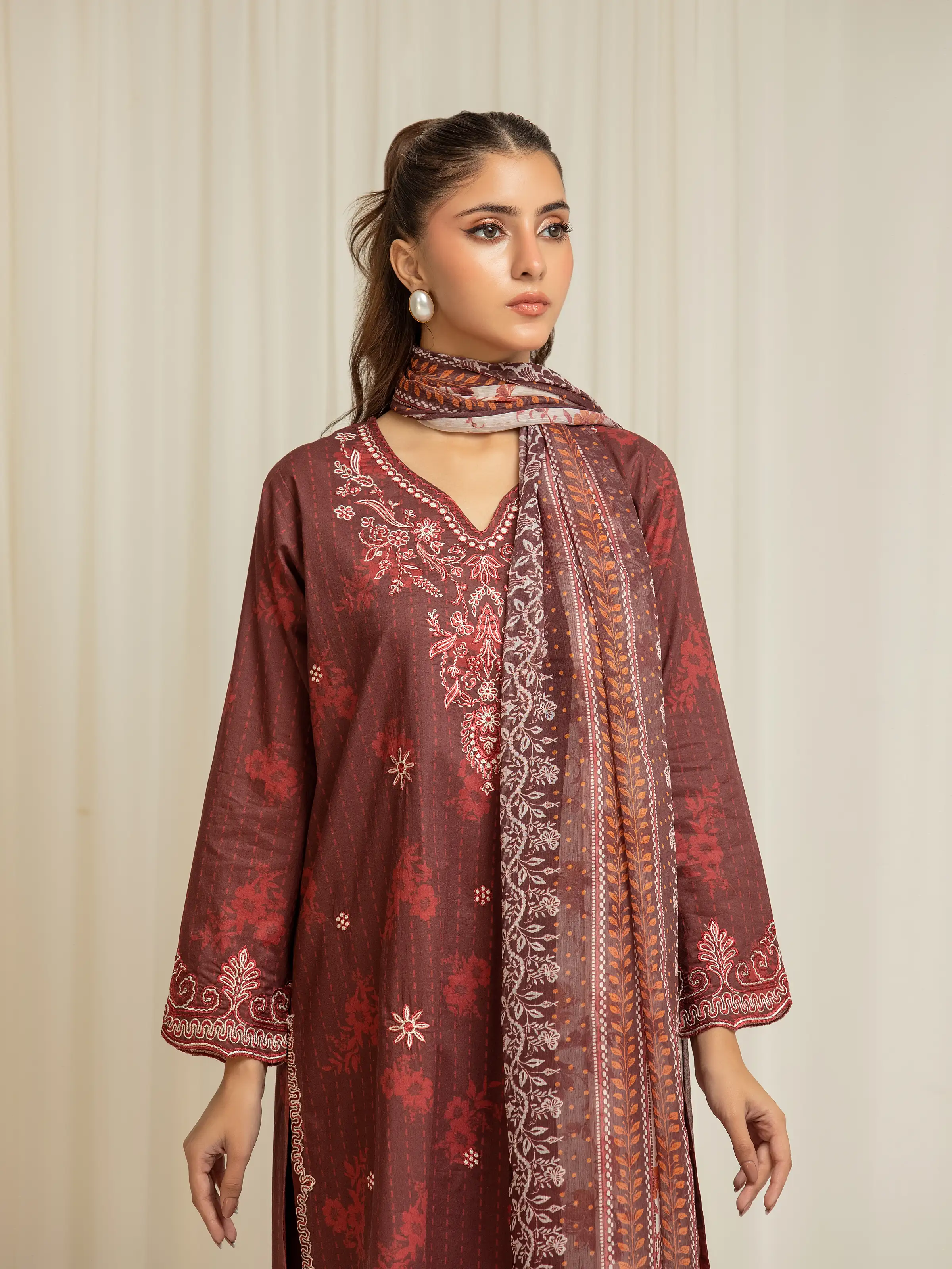 Pret Embroidered Lawn Suit - EWTKE5-83007-3P - Image 2