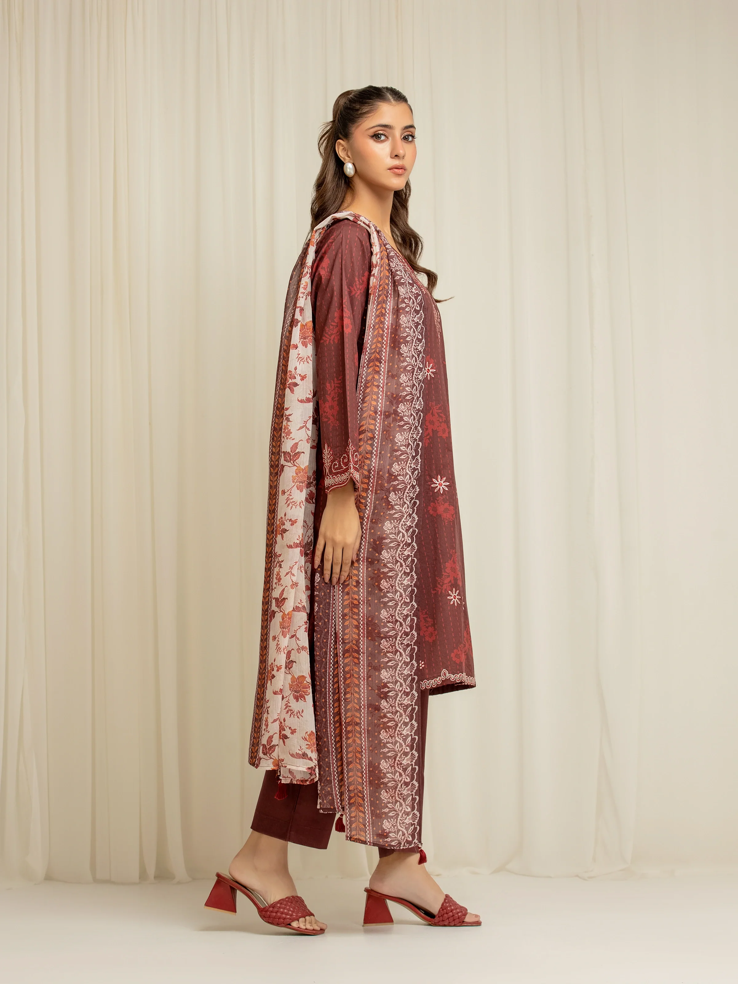 Pret Embroidered Lawn Suit - EWTKE5-83007-3P - Image 5
