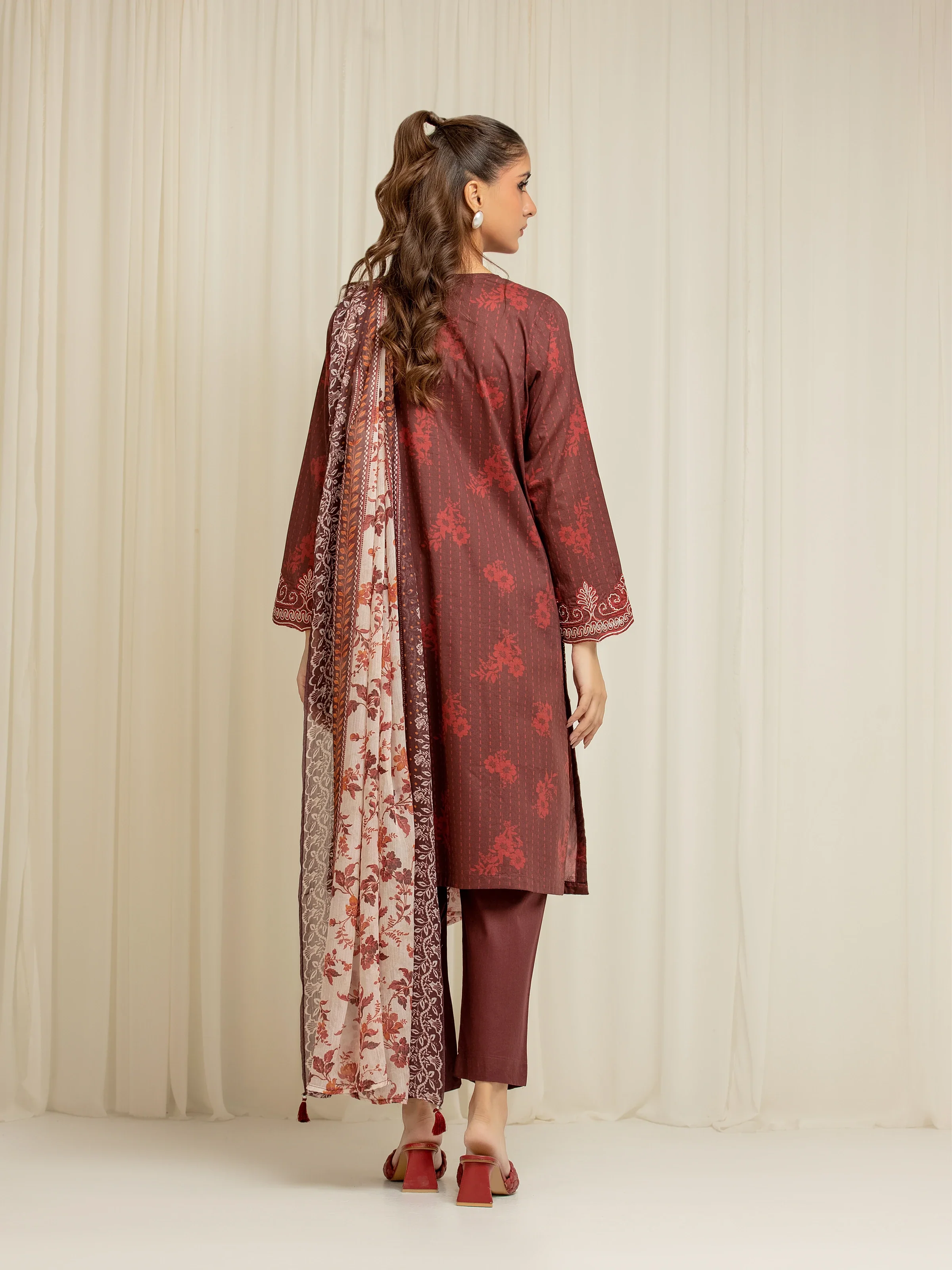Pret Embroidered Lawn Suit - EWTKE5-83007-3P - Image 6