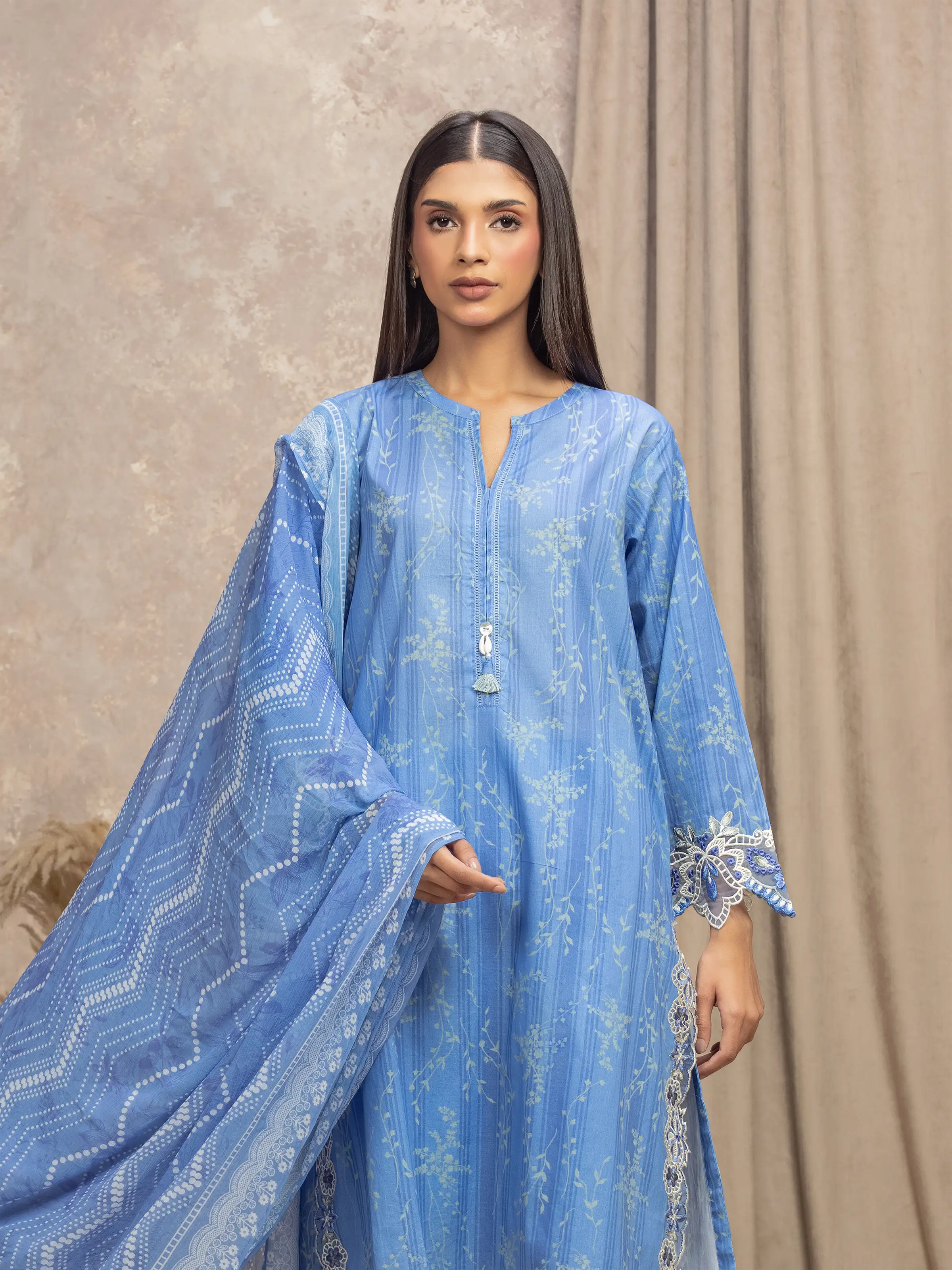 Pret Embroidered Lawn Suit - EWTKE5-83009-3P - Image 2